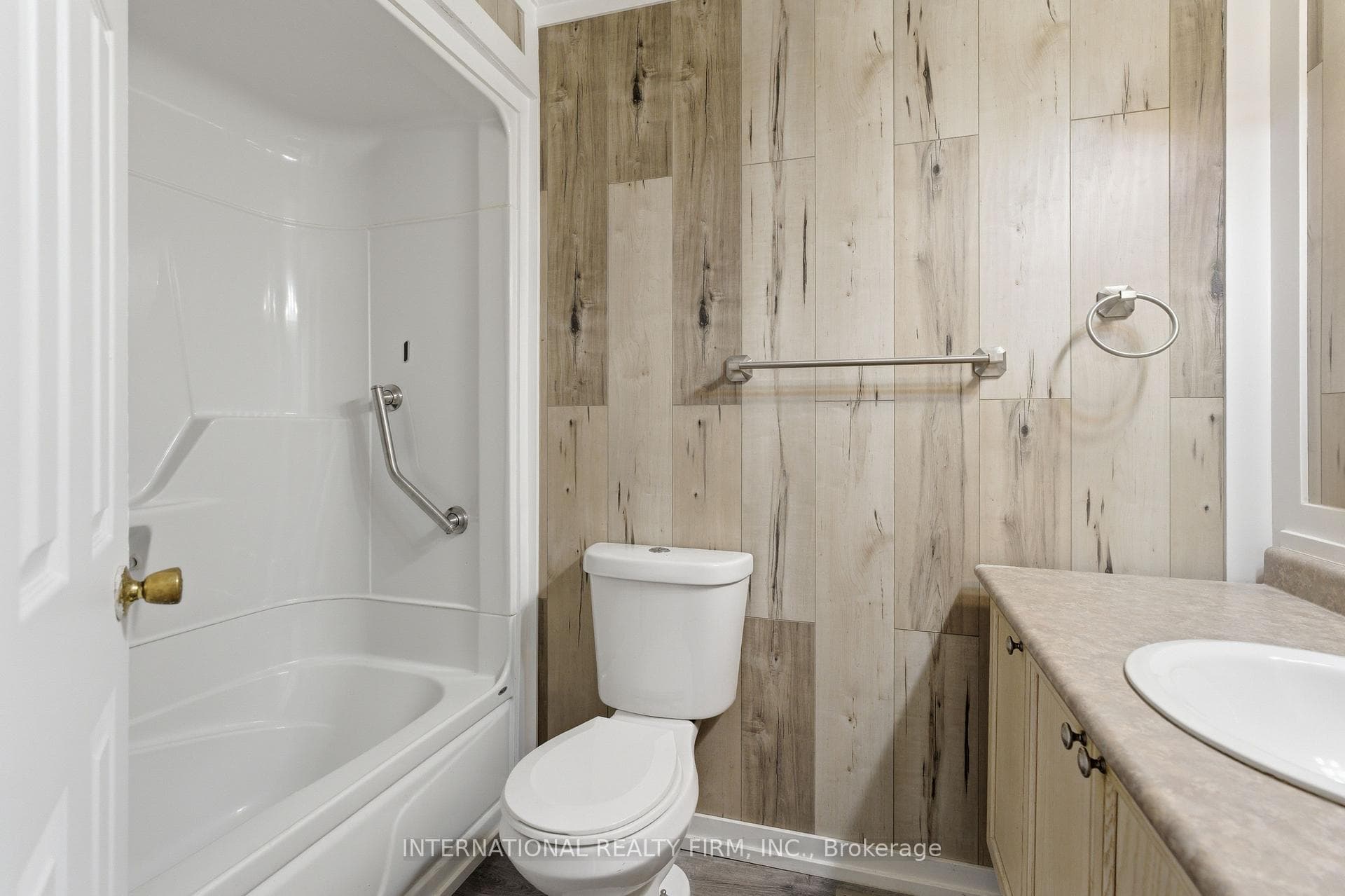 114 Foster Crescent Unit 114 - Condo photo 12 of 19 in Brampton, Ontario