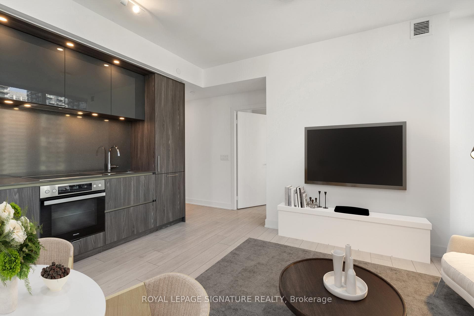35 Mercer Street Unit 2514 - condo for sale in Downtown Toronto / Waterfront