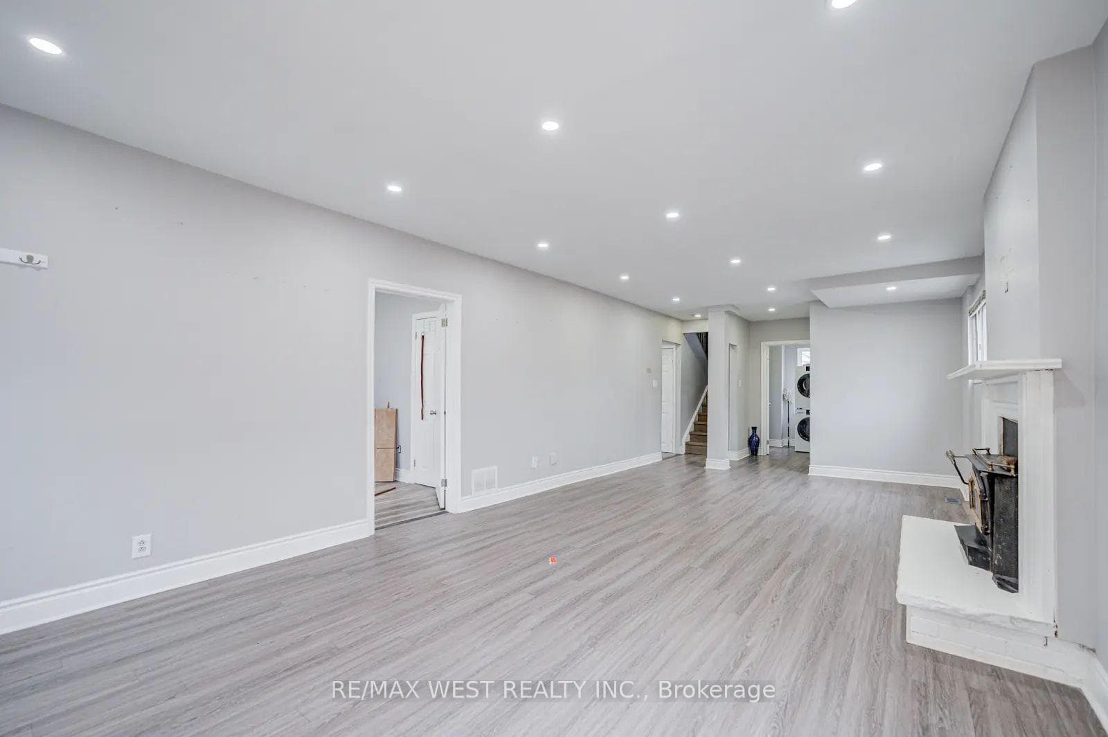 326 Queen Street - Detached photo 6 of 27 in Mississauga, Ontario