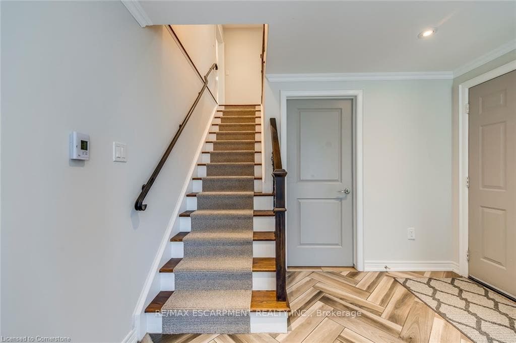4306 Lakeshore Road - Detached photo 27 of 47 in Burlington, Ontario