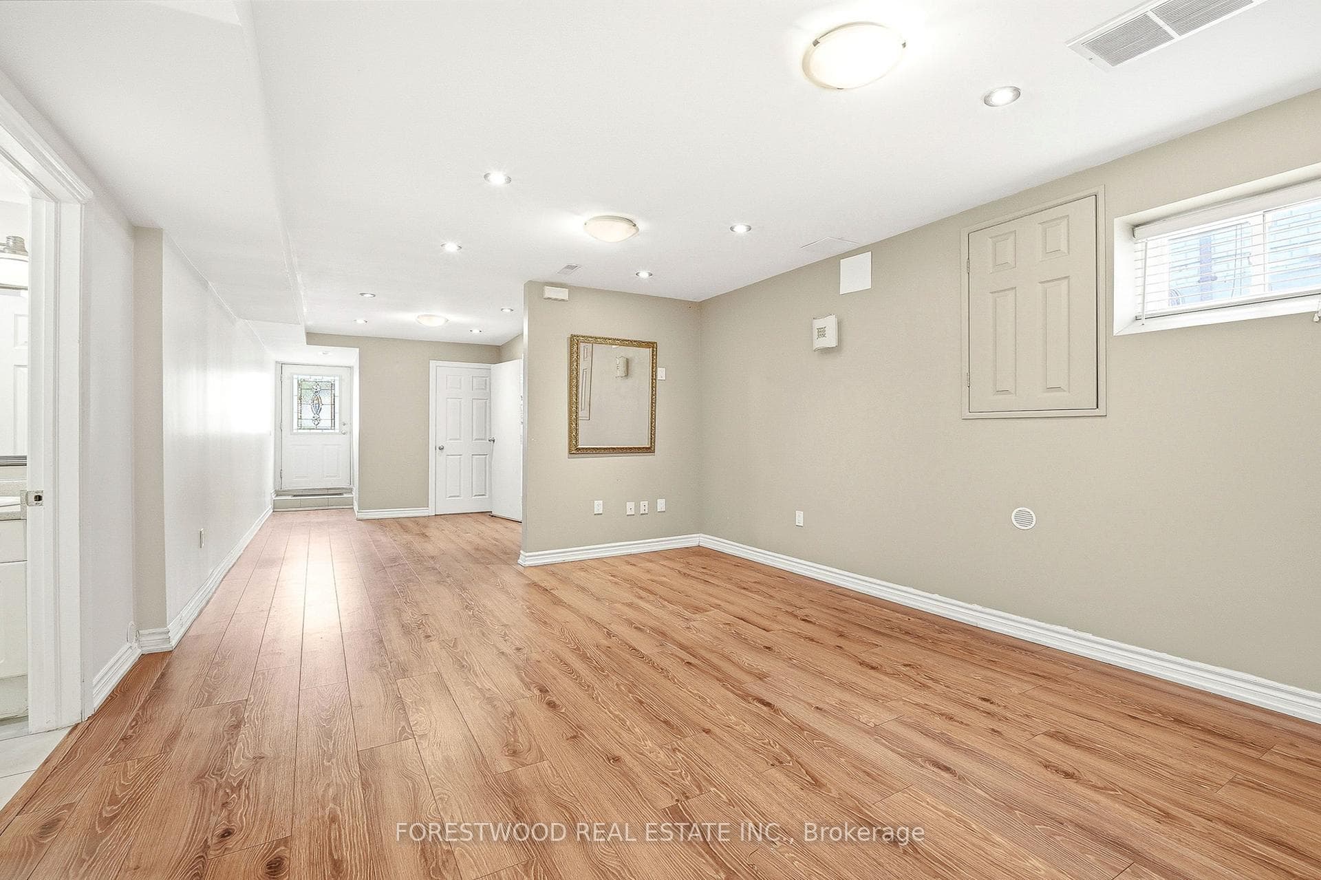 69 Surbray Grove - Semi-Detached photo 36 of 46 in Mississauga, Ontario