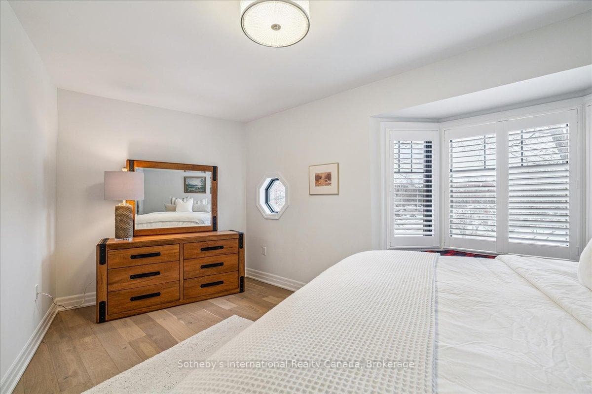 10 Southwind Terrace - Townhouse photo 22 of 43 in Oakville, Ontario