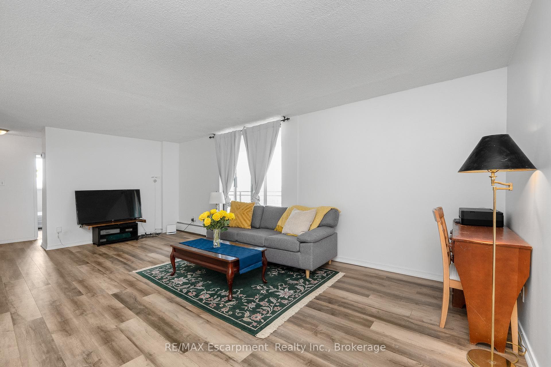 975 WARWICK Court Unit 1501 - Condo photo 5 of 30 in Burlington, Ontario