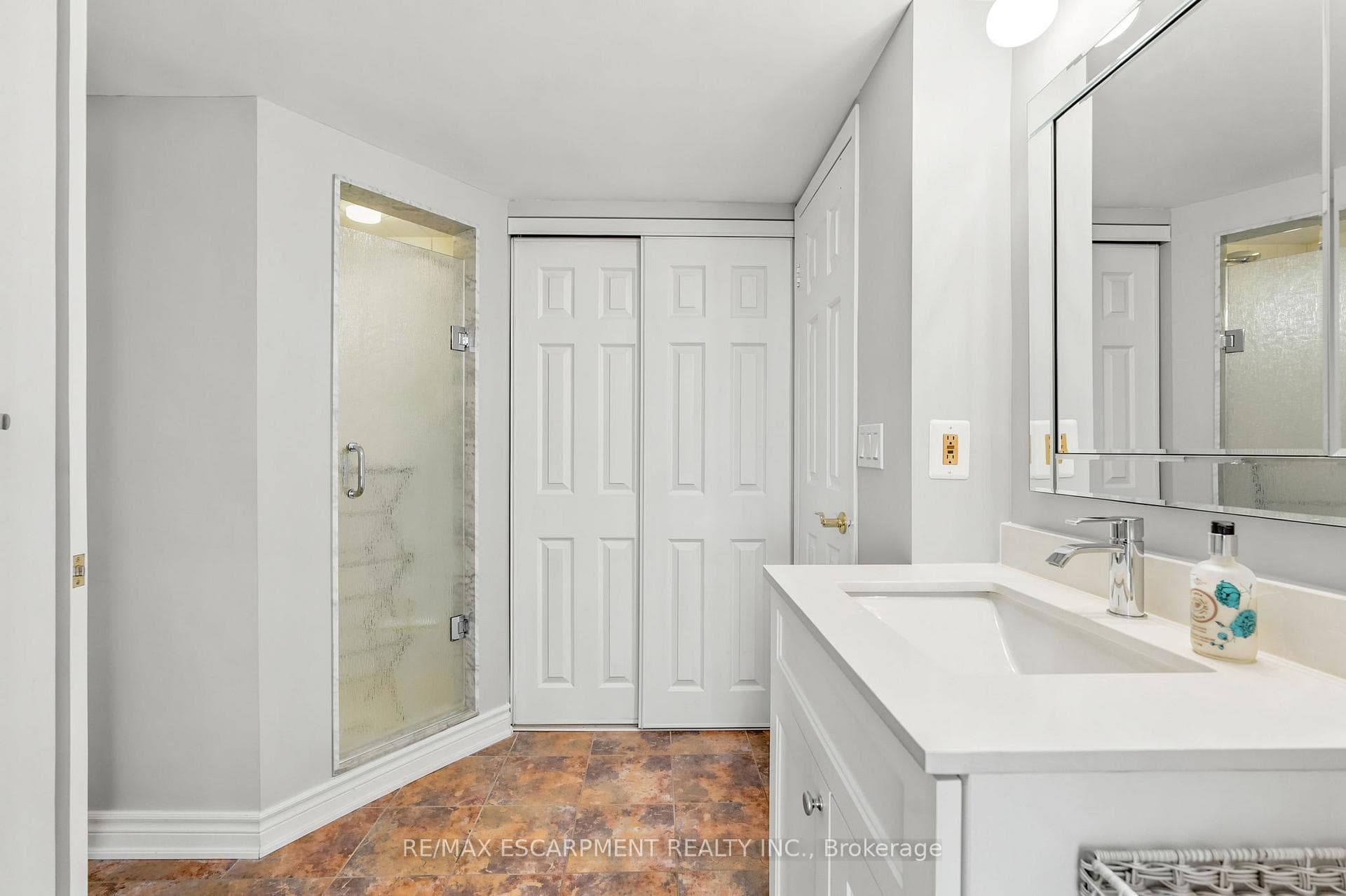 1201 North Shore Boulevard Unit 1003 - Condo photo 29 of 43 in Burlington, Ontario