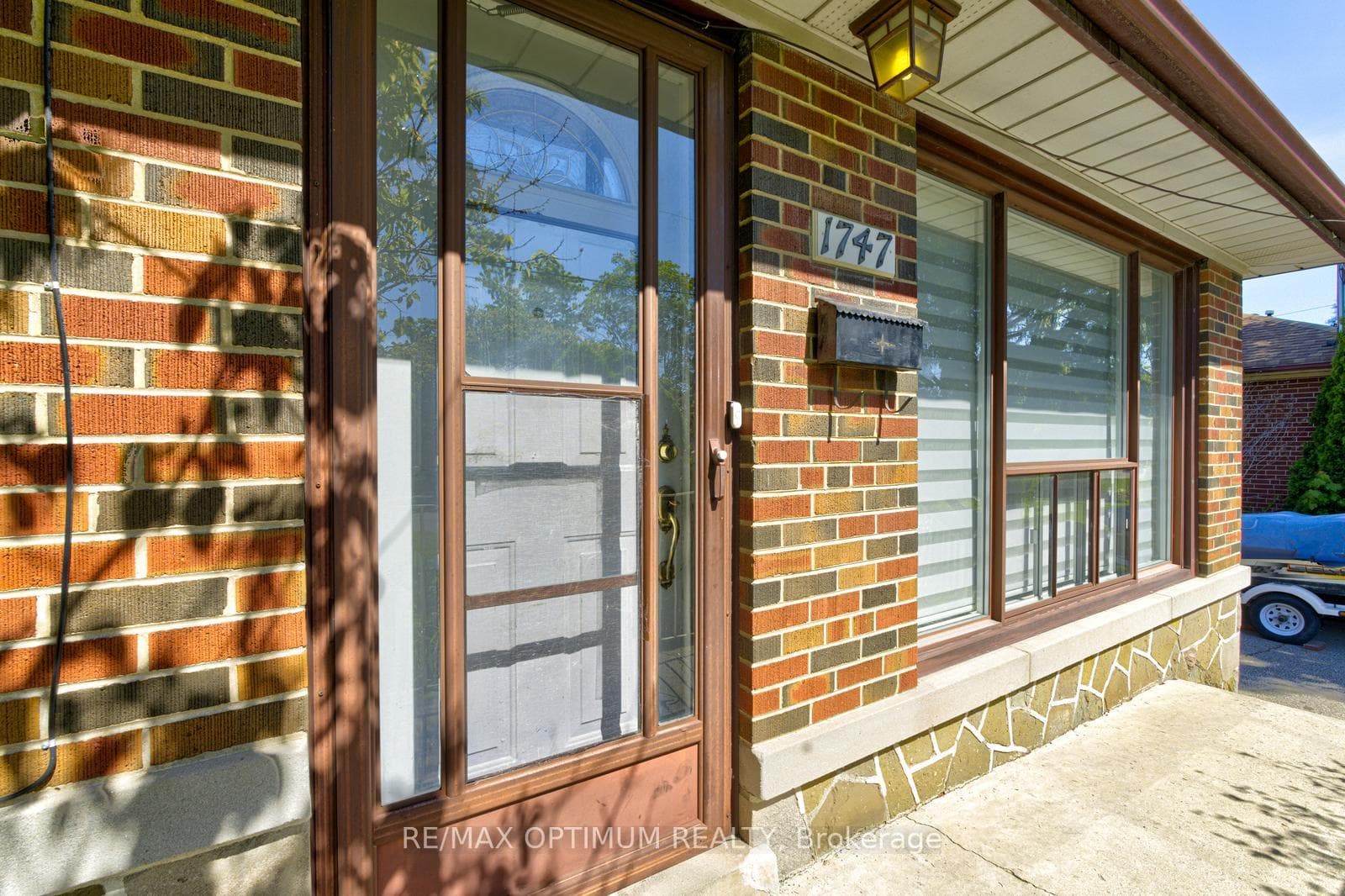 1747 Coram Crescent - Detached photo 5 of 50 in Mississauga, Ontario