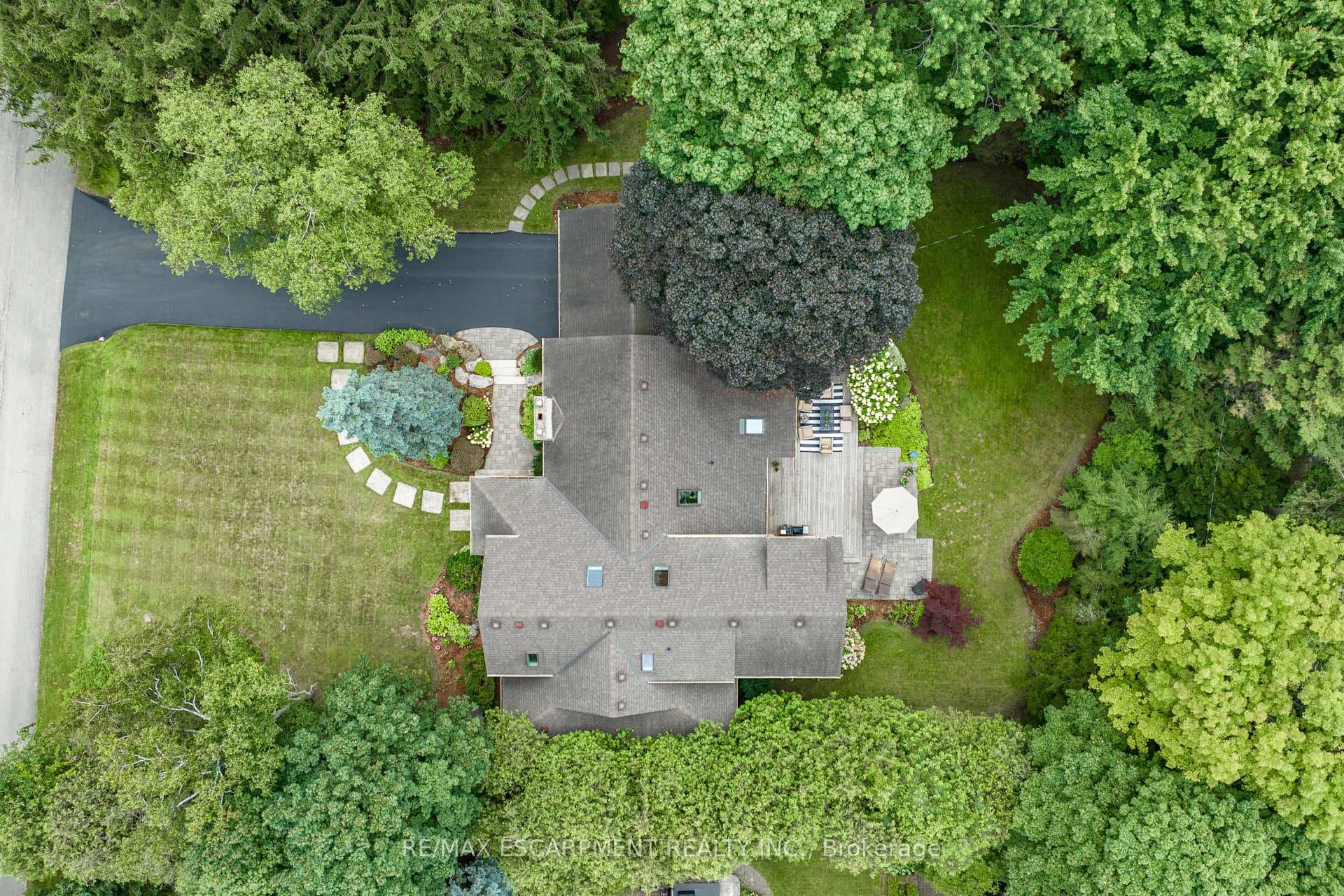 7 Colonial Crescent - Detached photo 49 of 49 in Oakville, Ontario