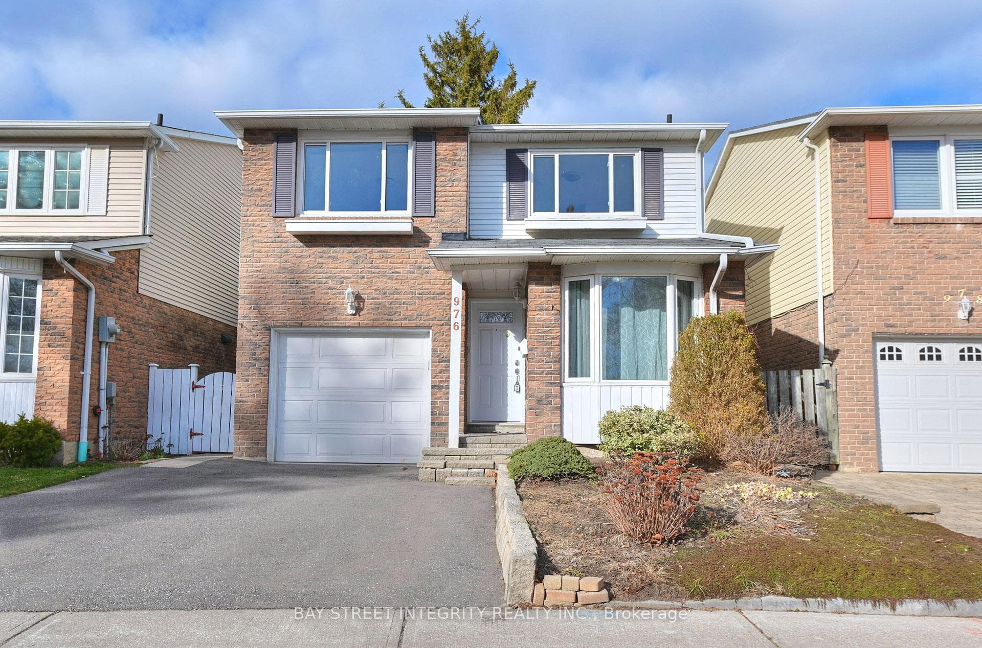 976 Raintree Lane - Single Family Home for sale in Erin Mills, Ontario