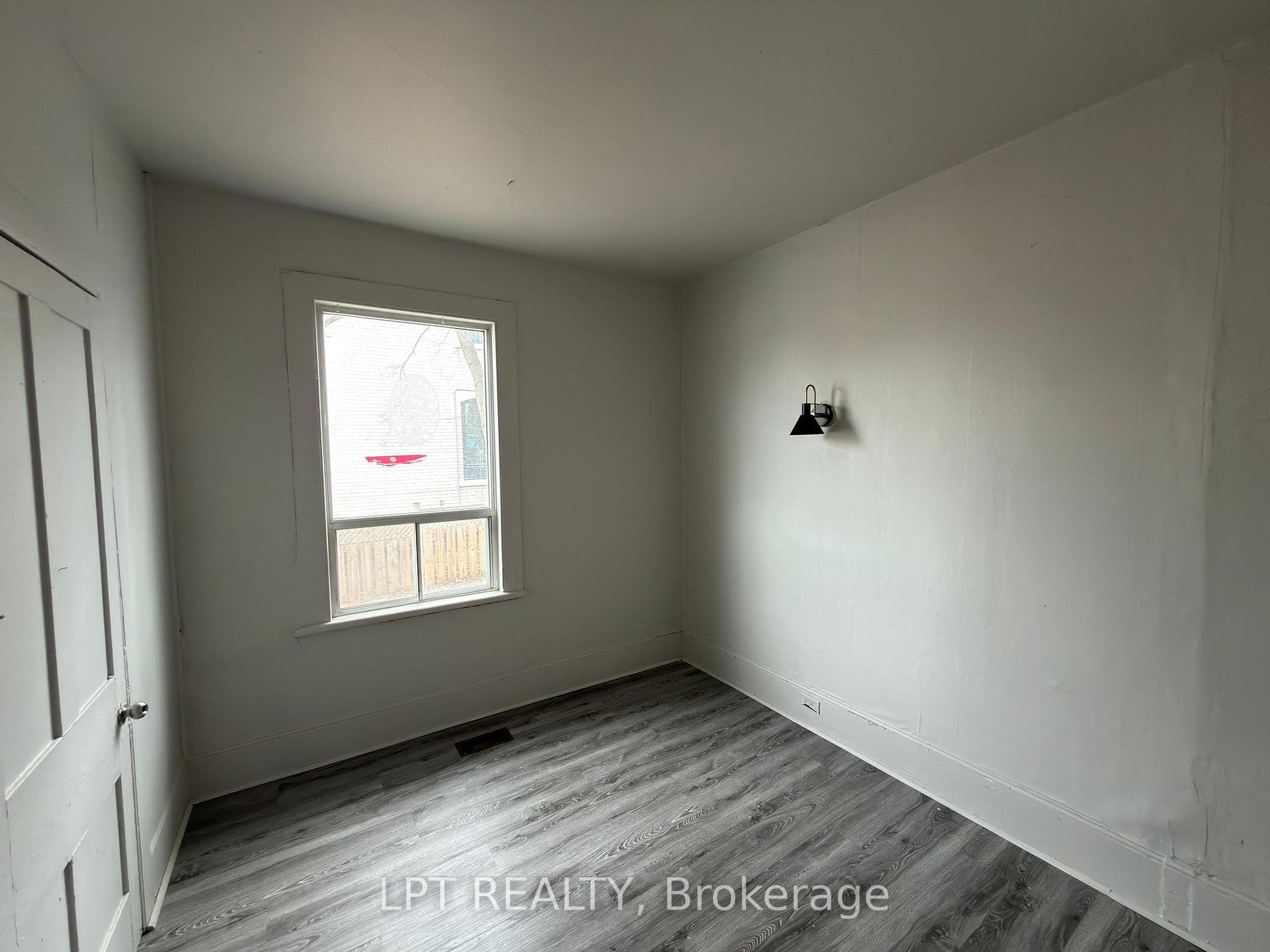 37 Elizabeth Street - Detached photo 8 of 9 in Brampton, Ontario