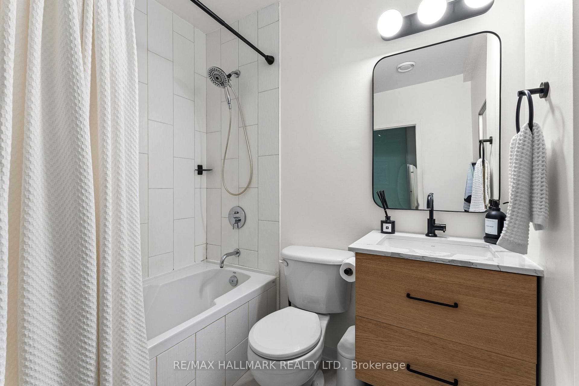 747 Queen Street Unit 202 - Condo photo 14 of 24 in Riverdale / Leslieville, Ontario