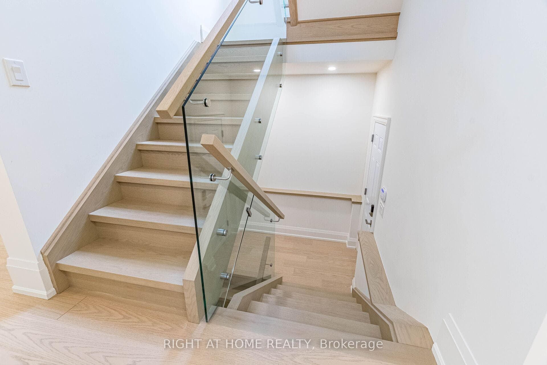 12 Thames Avenue - Detached photo 26 of 34 in Liberty Village / Parkdale / South Parkdale, Ontario