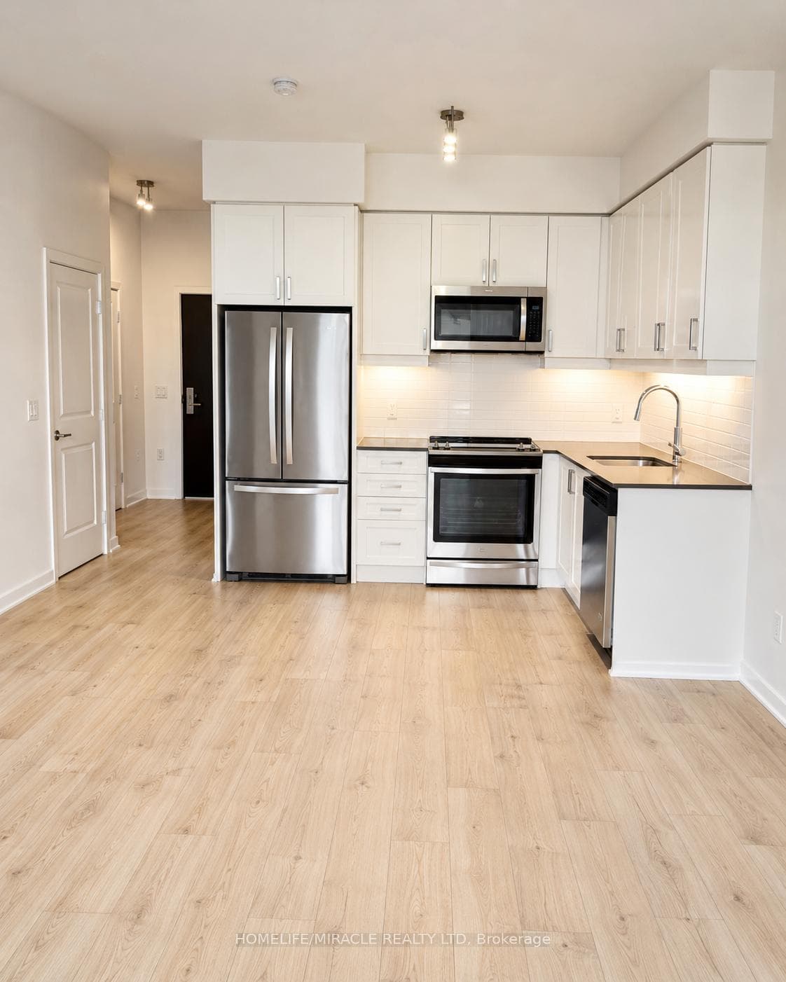 8 Nahani Way Unit 320 - Condo photo 4 of 13 in Mississauga, Ontario