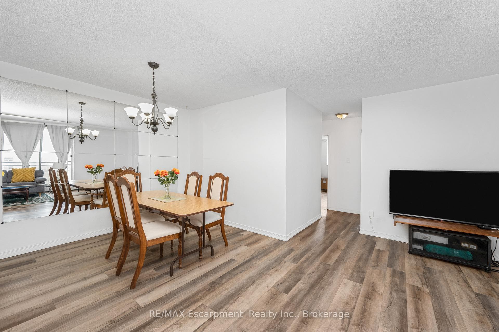 975 WARWICK Court Unit 1501 - Condo photo 9 of 30 in Burlington, Ontario