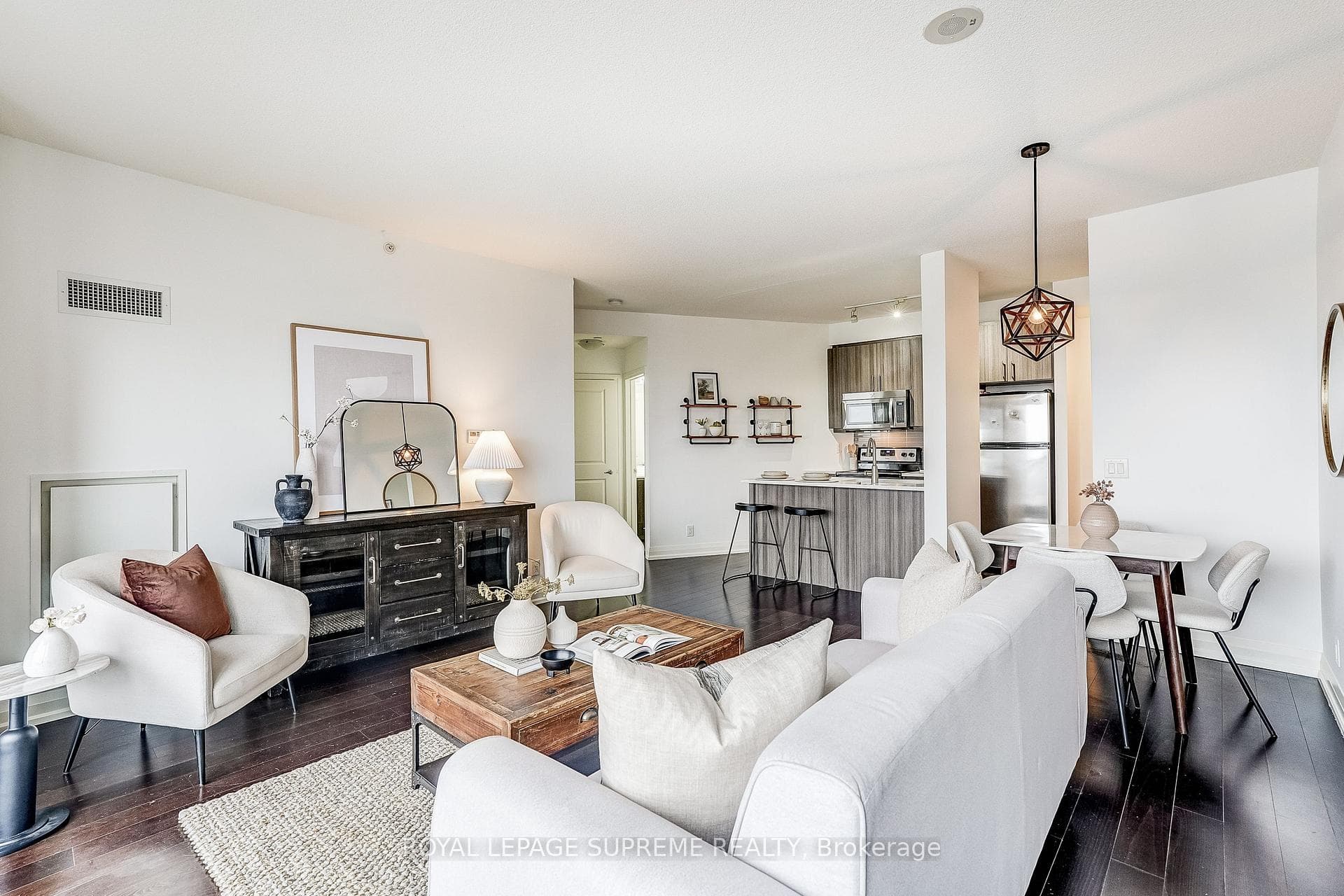 85 The Donway West N/A Unit 504 - Condo photo 5 of 42 in Don Mills / Parkwoods / Victoria Village, Ontario
