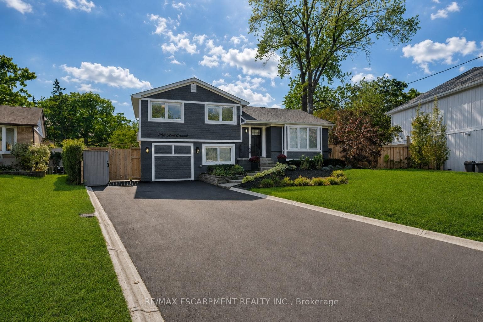 296 Kent Crescent - Multi-Family photo 2 of 50 in Burlington, Ontario