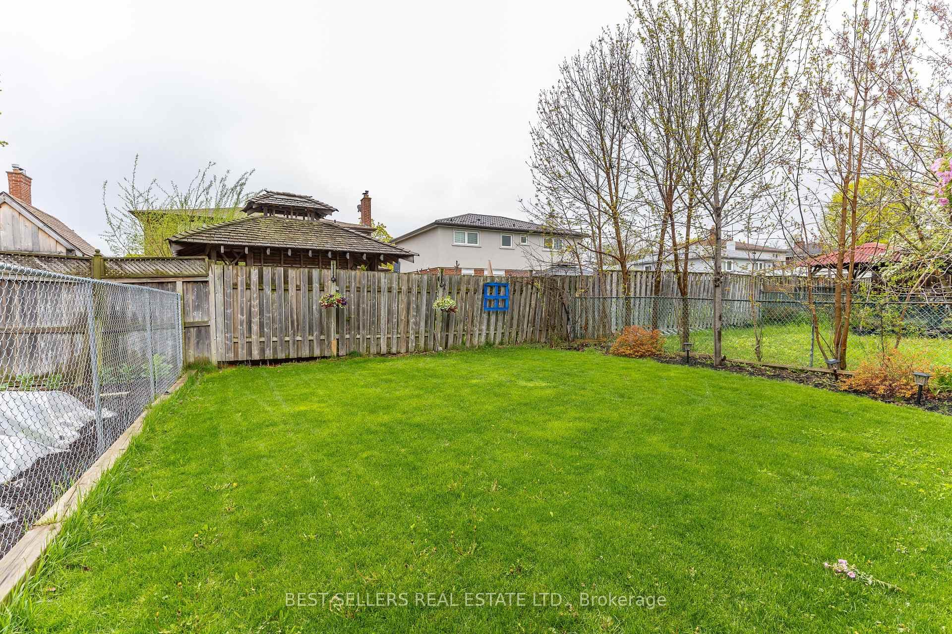 2554 Palisander Avenue - Semi-Detached photo 27 of 31 in Mississauga, Ontario