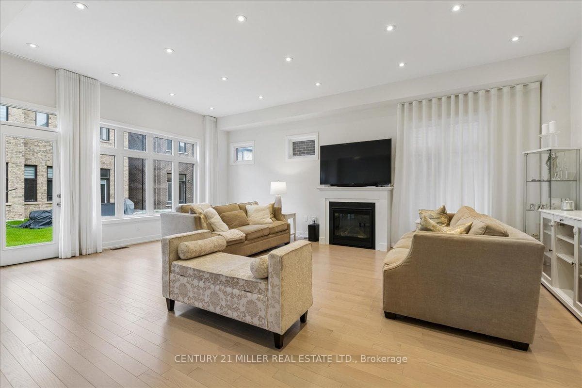 1358 Loon Lane - Detached photo 7 of 40 in Oakville, Ontario