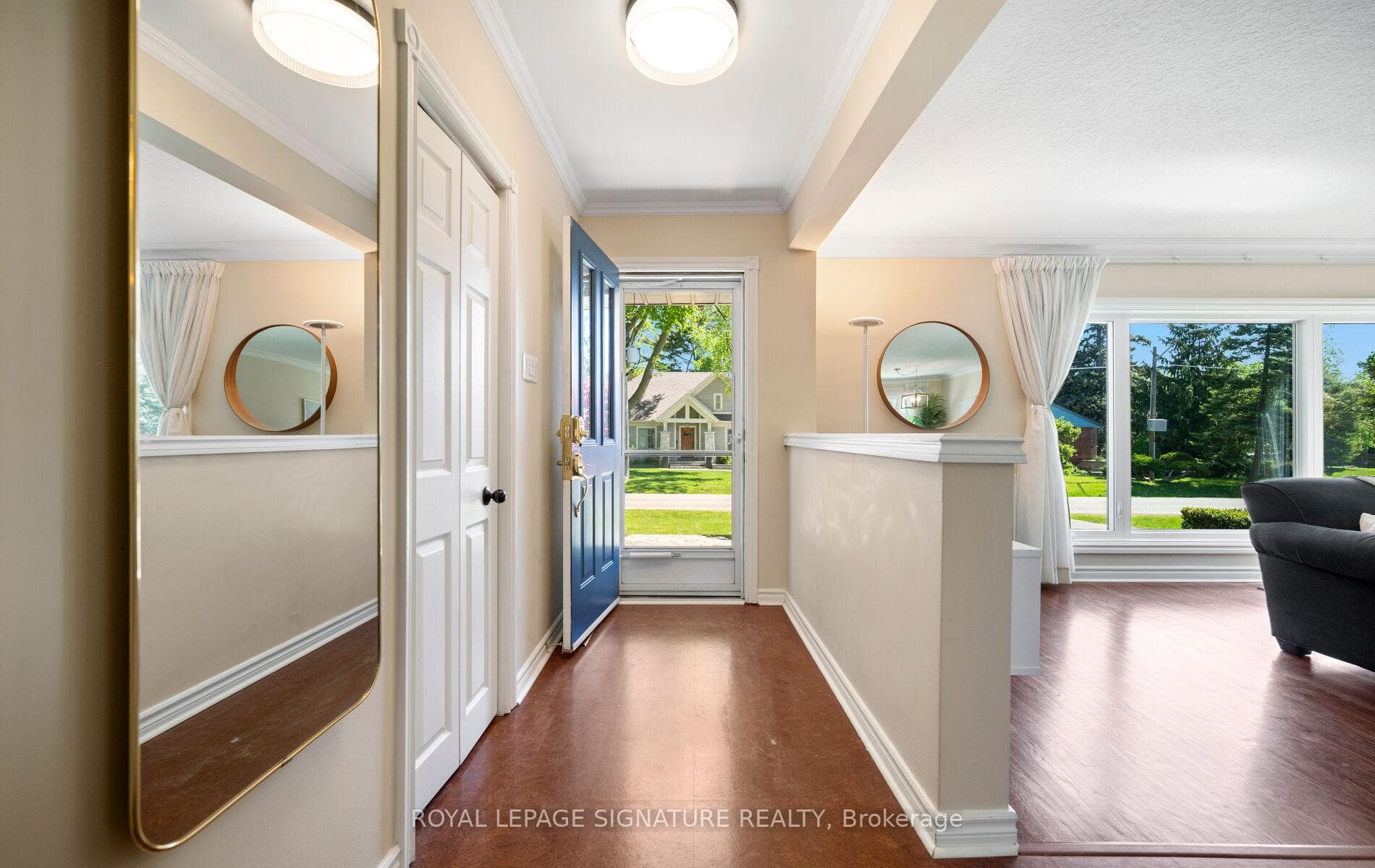 1570 Park Royale Boulevard - Detached photo 6 of 38 in Mississauga, Ontario