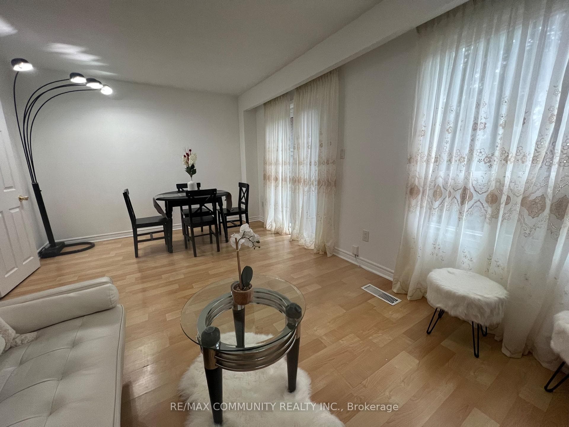 284 Sprucewood Court - Condo photo 7 of 17 in Scarborough Village / Eglinton East, Ontario