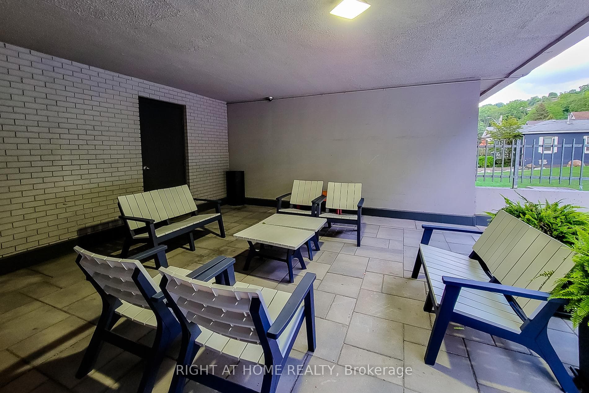 150 Charlton Avenue Unit 601 - Condo photo 6 of 26 in Hamilton, Ontario