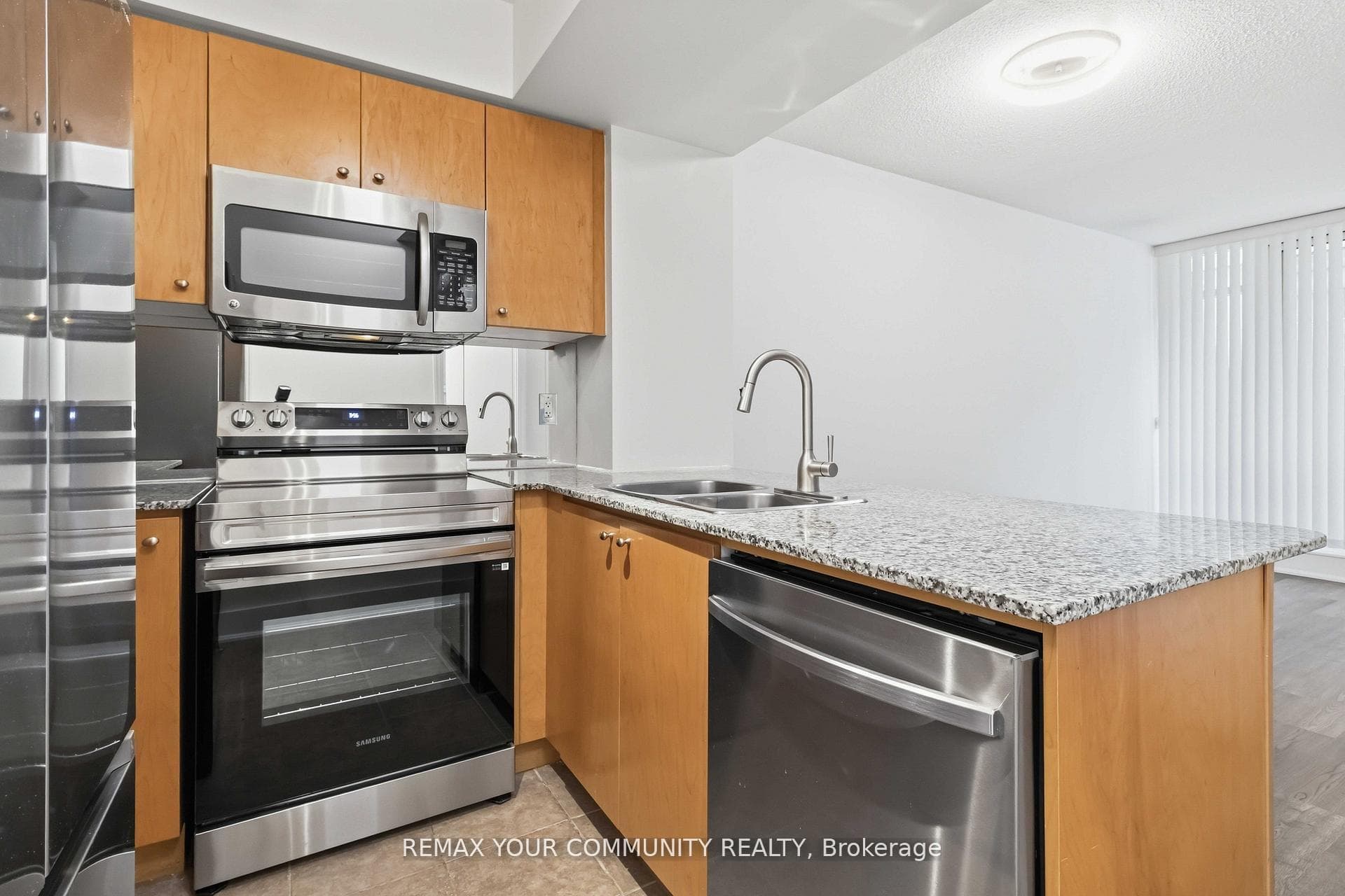 8 Scollard Street Unit 606 - Condo photo 12 of 37 in Annex / Yorkville / Summerhill, Ontario