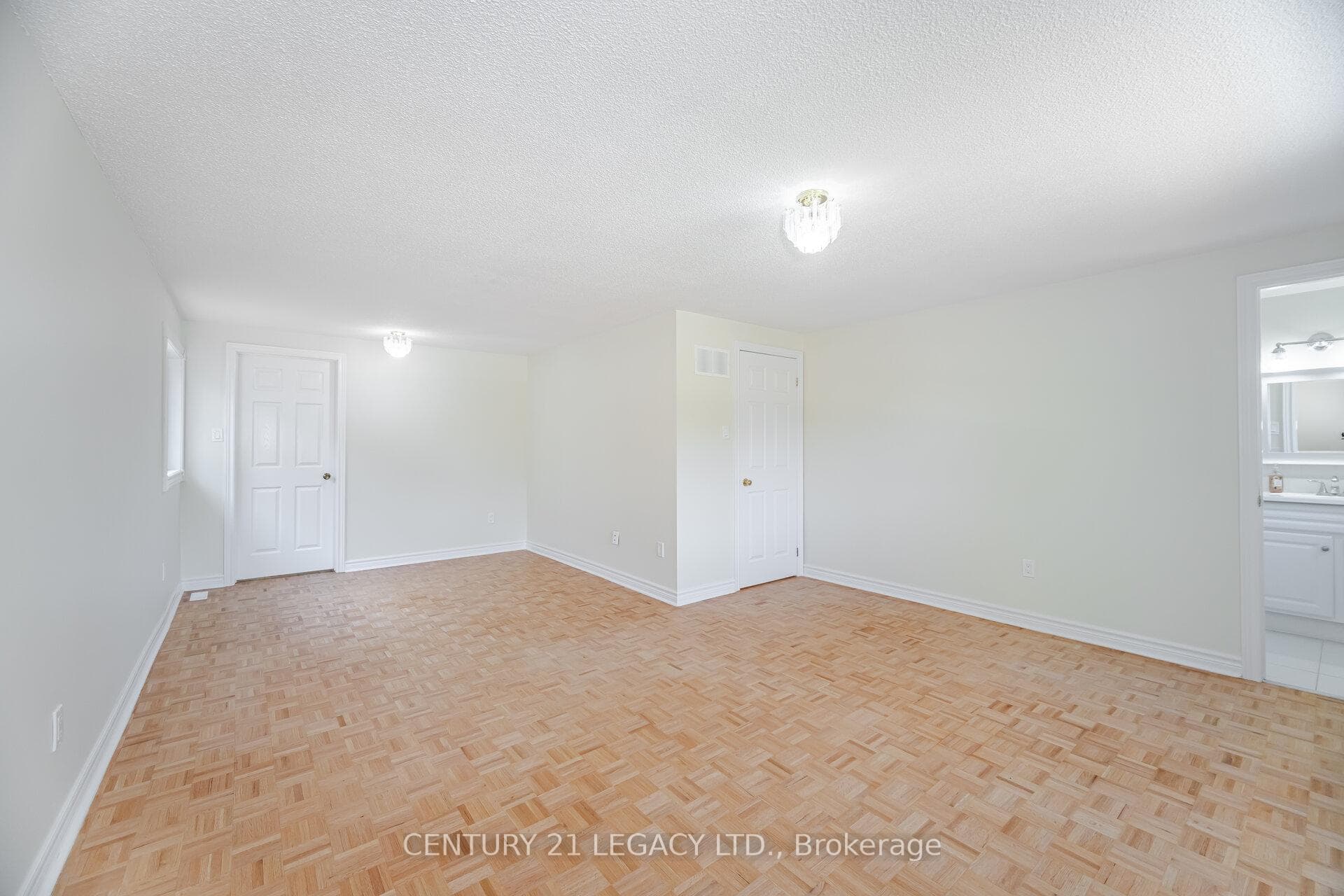 3182 Bracknell Crescent - Detached photo 19 of 45 in Mississauga, Ontario