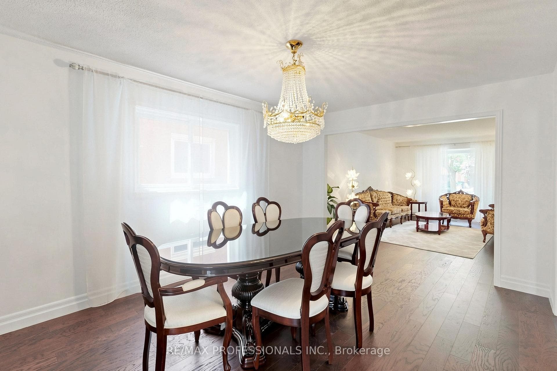 970 Silversmith Drive - Detached photo 6 of 50 in Mississauga, Ontario