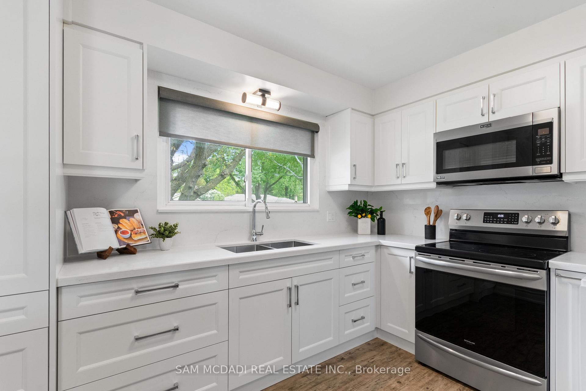 1250 Dunbar Road - Detached photo 16 of 41 in Burlington, Ontario