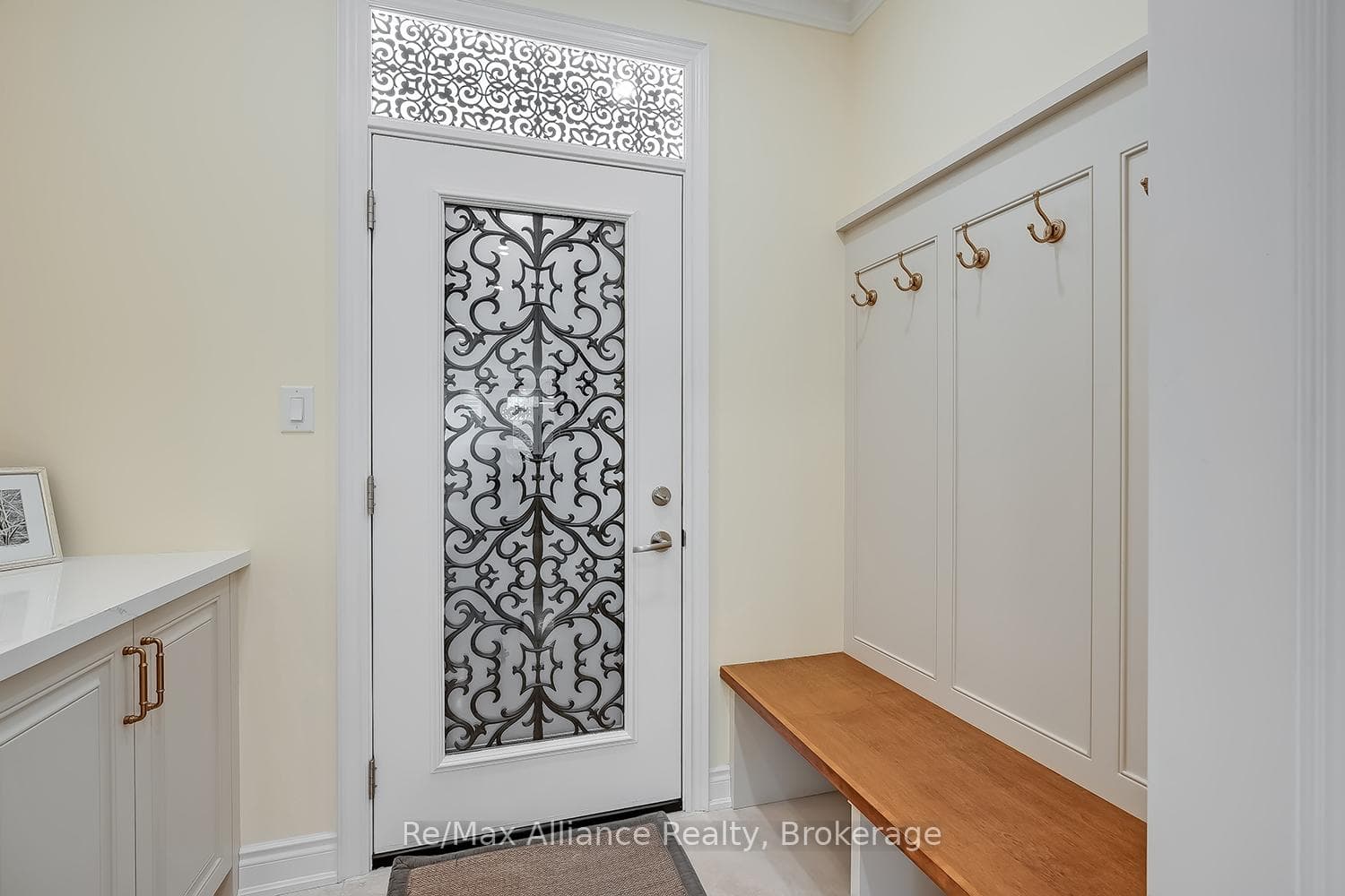 203 Burloak Drive - Detached photo 19 of 50 in Oakville, Ontario