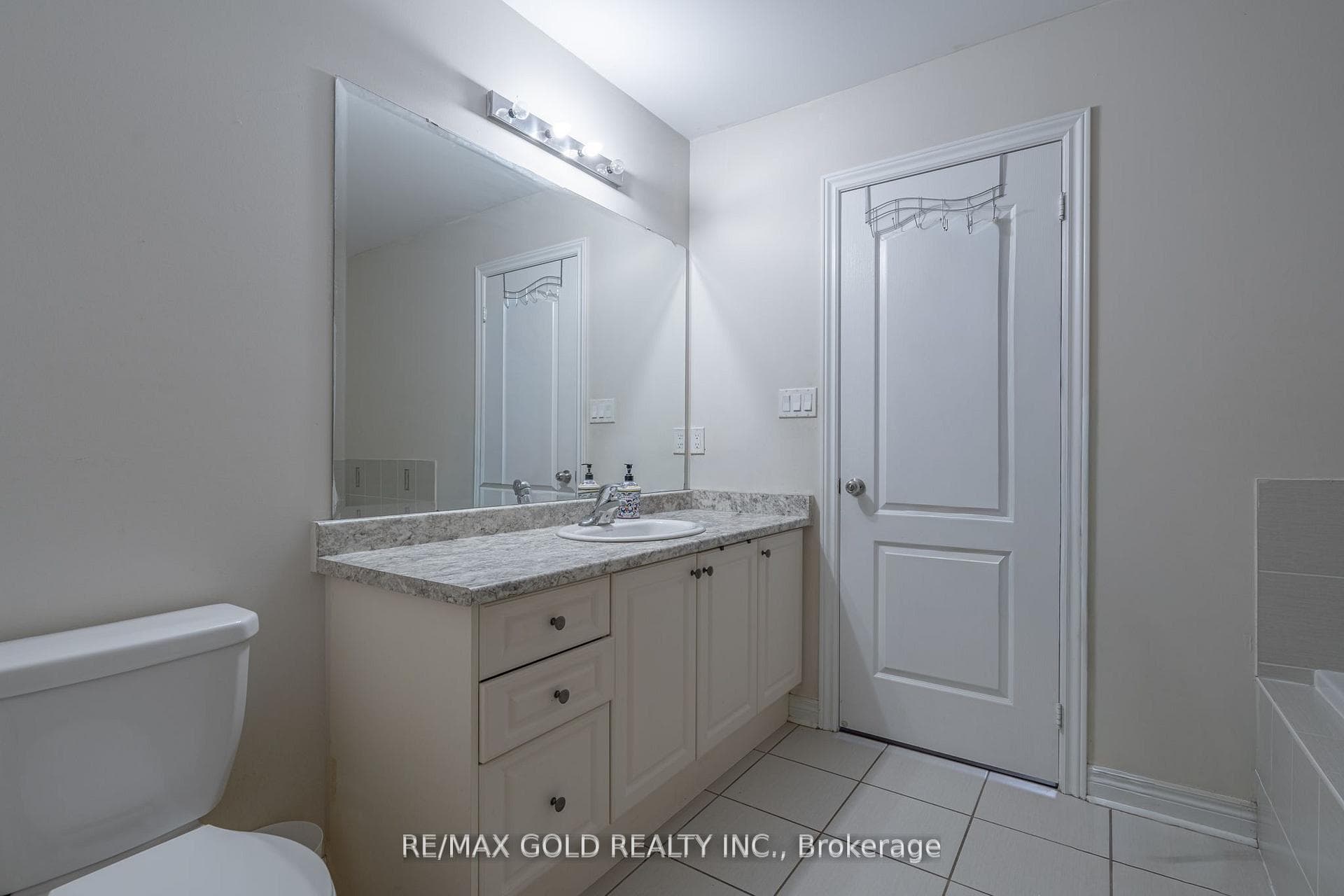 65 Villadowns Trail - Townhouse photo 21 of 30 in Brampton, Ontario