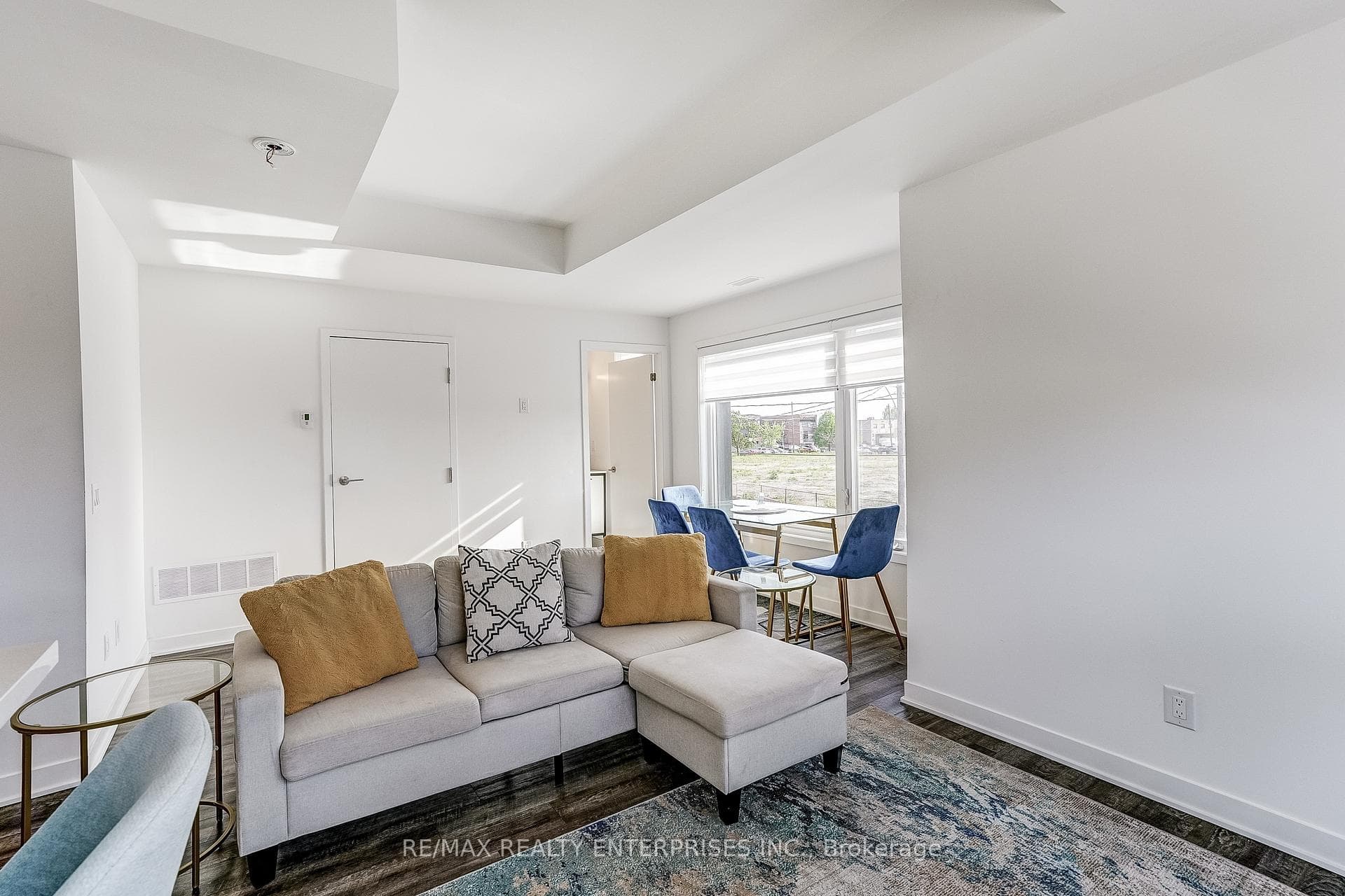 40 Ed Clark Gardens Unit 16 - Condo photo 8 of 31 in Keelesdale / Eglinton West, Ontario