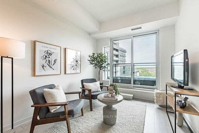 395 DUNDAS Street Unit 504 - Condo photo 6 of 40 in Oakville, Ontario