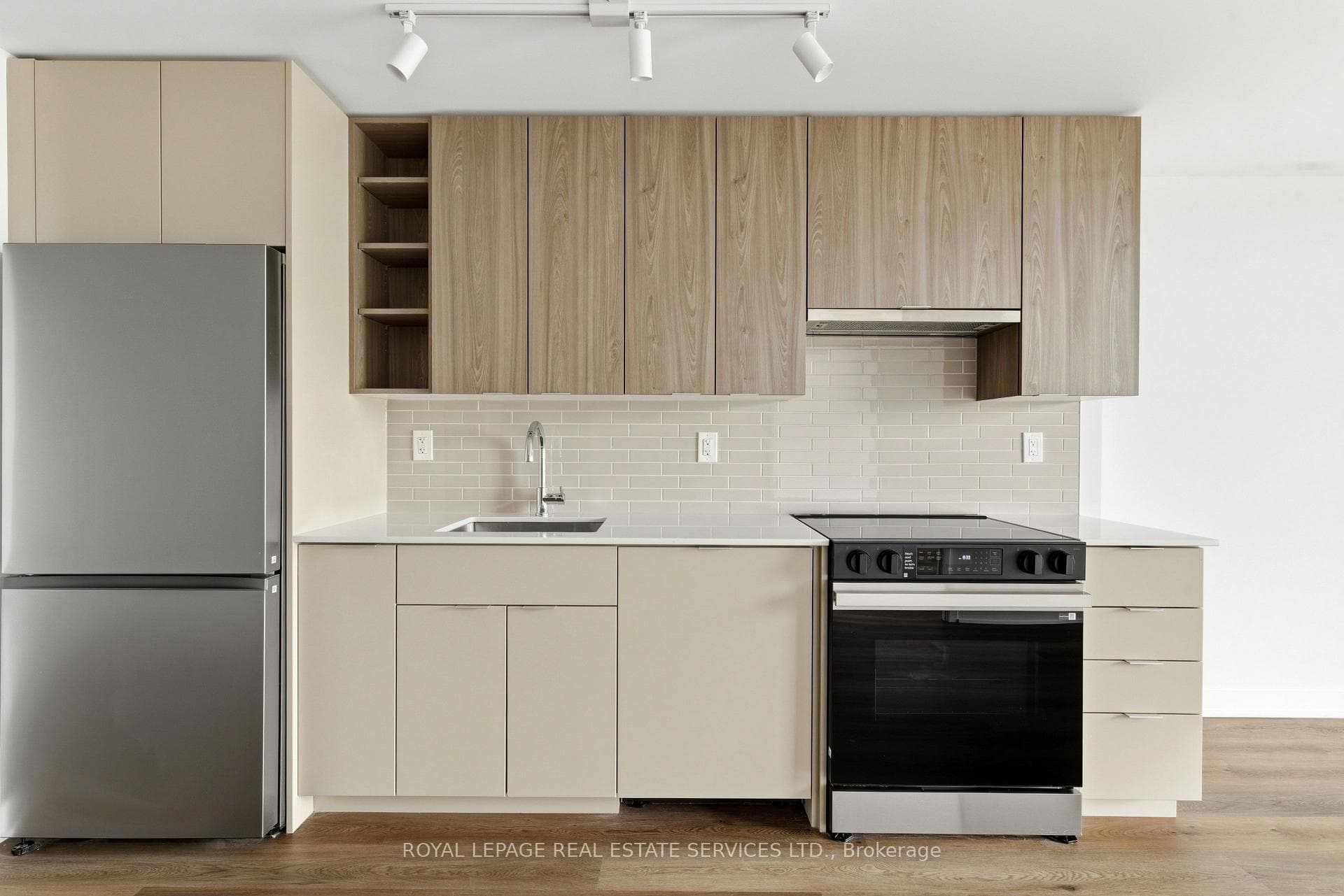 2075 Lakeshore Road Unit 711 - Condo photo 5 of 36 in Burlington, Ontario