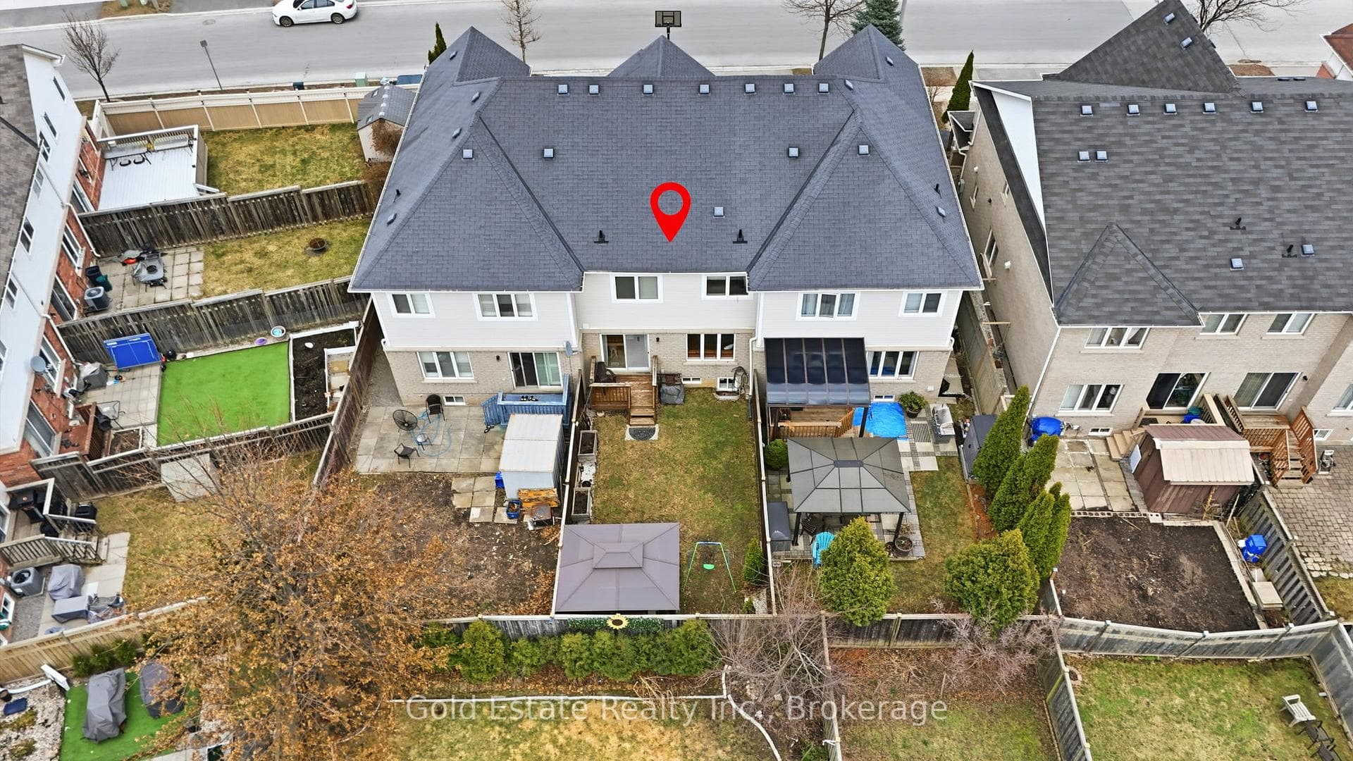 4875 Valera Road - Townhouse photo 2 of 23 in Burlington, Ontario