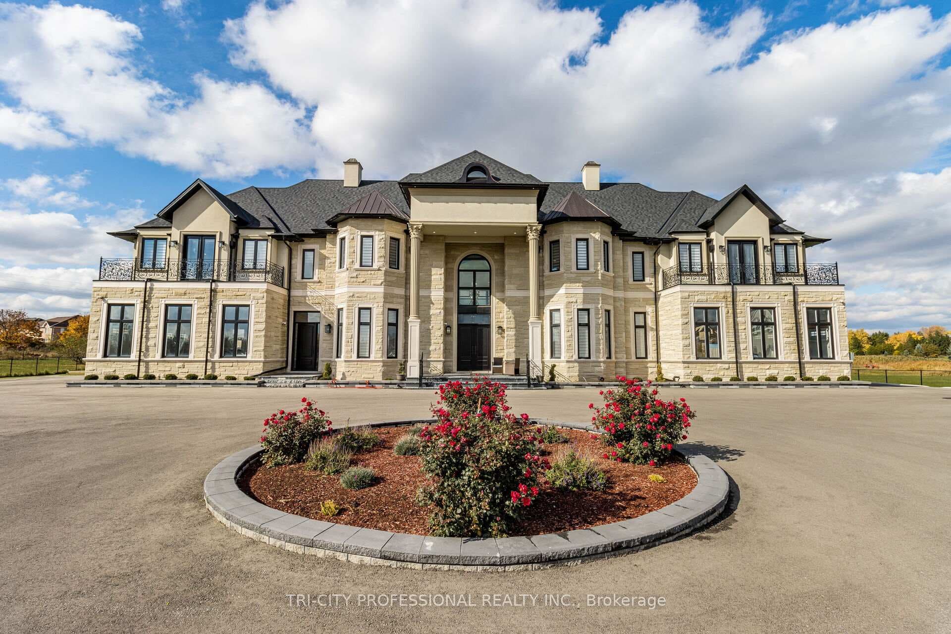 27 Morris Court - Detached photo 4 of 50 in Brampton, Ontario
