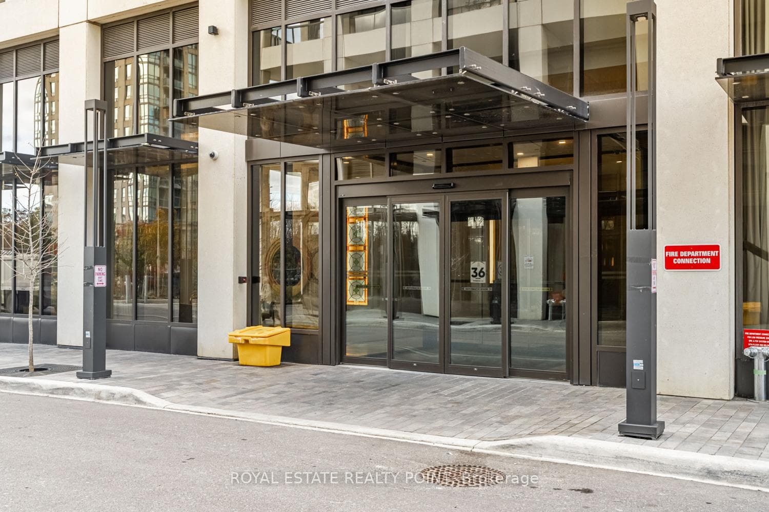 36 Elm Drive Unit 3702 - home for sale in Mississauga, Ontario