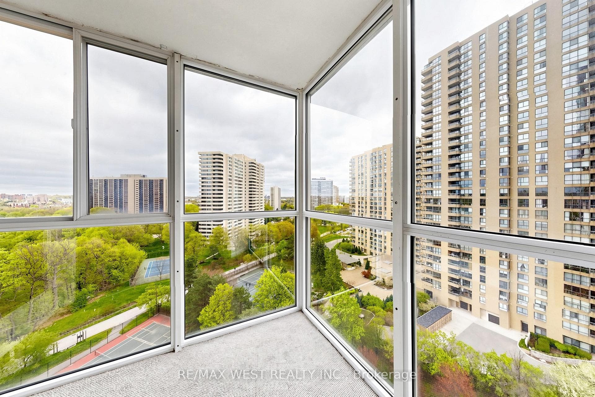 5 Concorde Place Unit 1302 - Condo photo 26 of 47 in Don Mills / Parkwoods / Victoria Village, Ontario