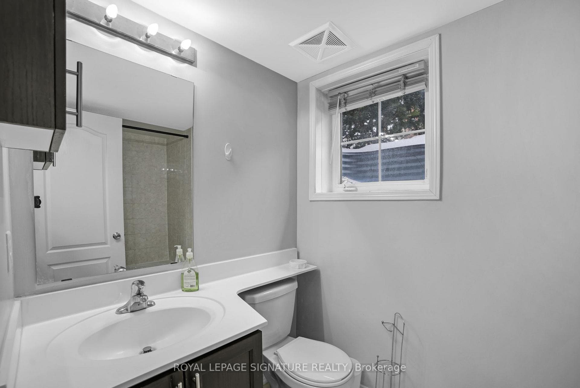 2492 Post Road Unit 19 - Condo photo 22 of 24 in Oakville, Ontario