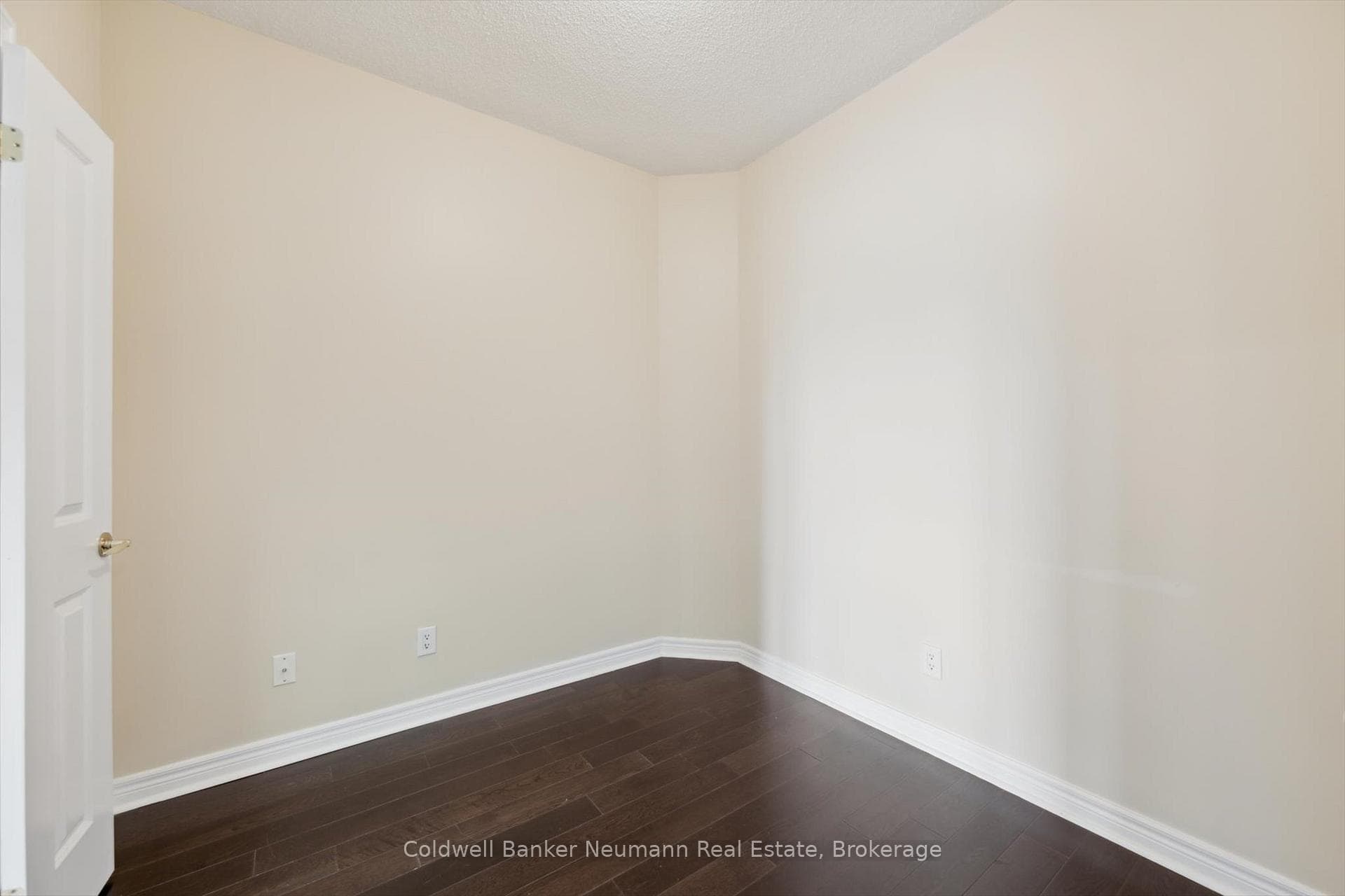 40 Old Mill Road Unit 804 - Condo photo 17 of 31 in Oakville, Ontario