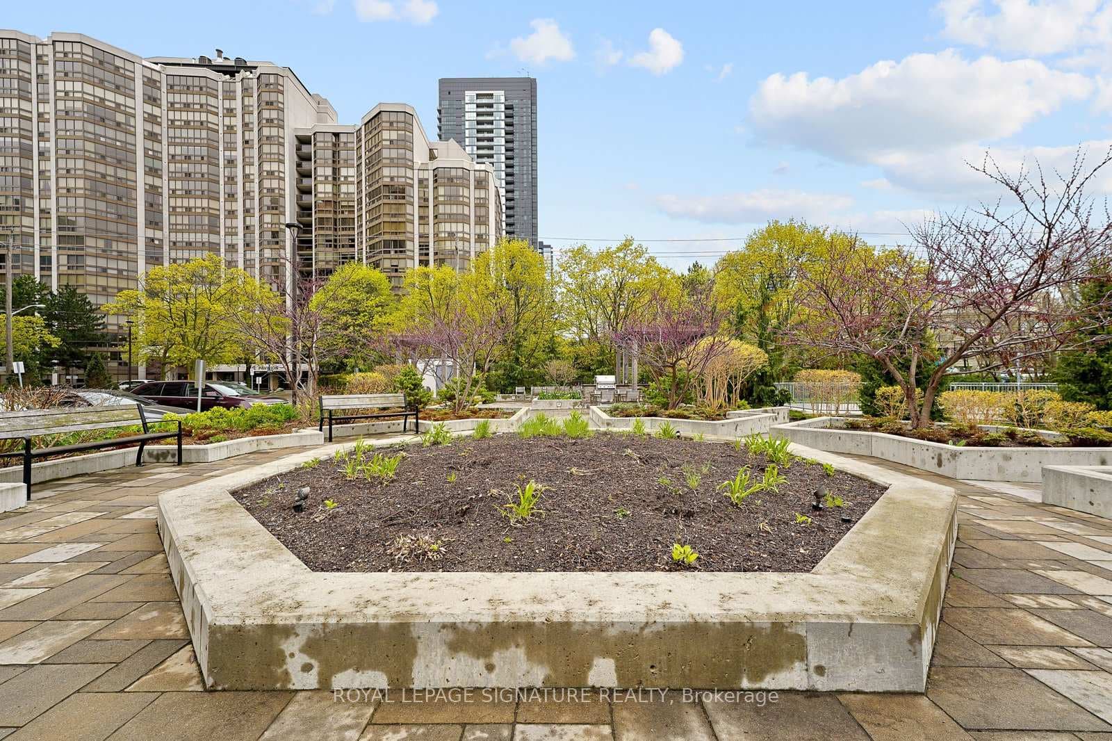 5 Kenneth Avenue Unit 205 - Condo photo 32 of 39 in Willowdale / Newtonbrook, Ontario