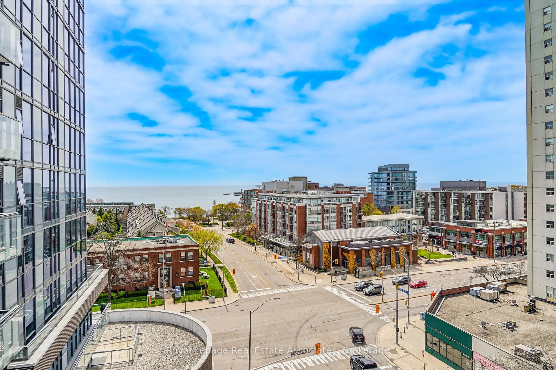 1 Hurontario Street Unit 308 - Condo photo 28 of 35 in Mississauga, Ontario