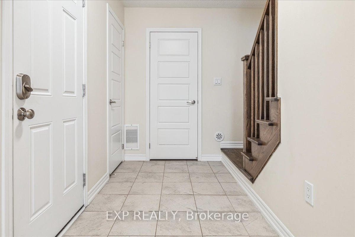 107 Lemieux Court - Townhouse photo 6 of 36 in Milton, Ontario