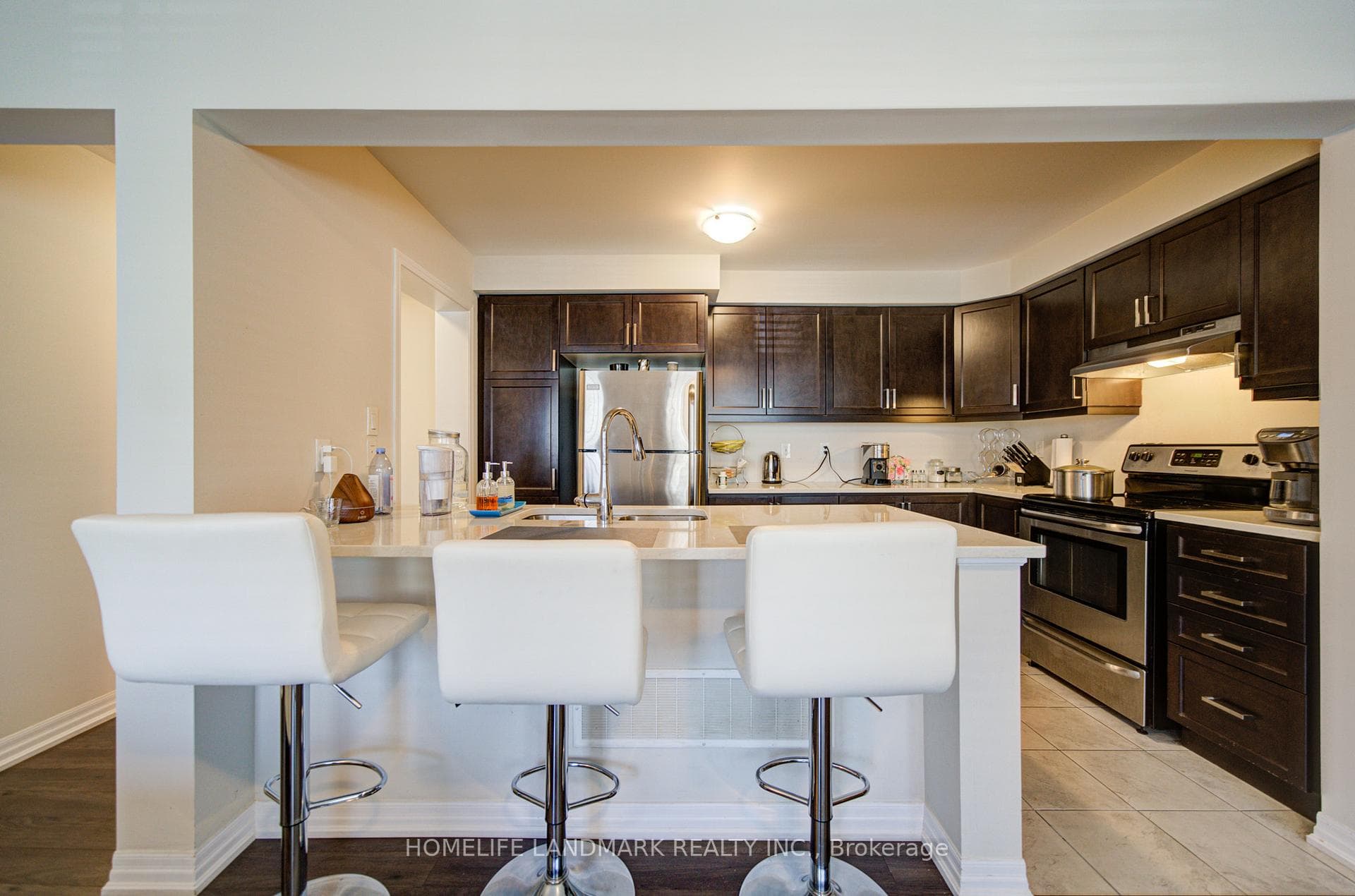 3086 Mistletoe Gardens - Townhouse photo 9 of 38 in Oakville, Ontario