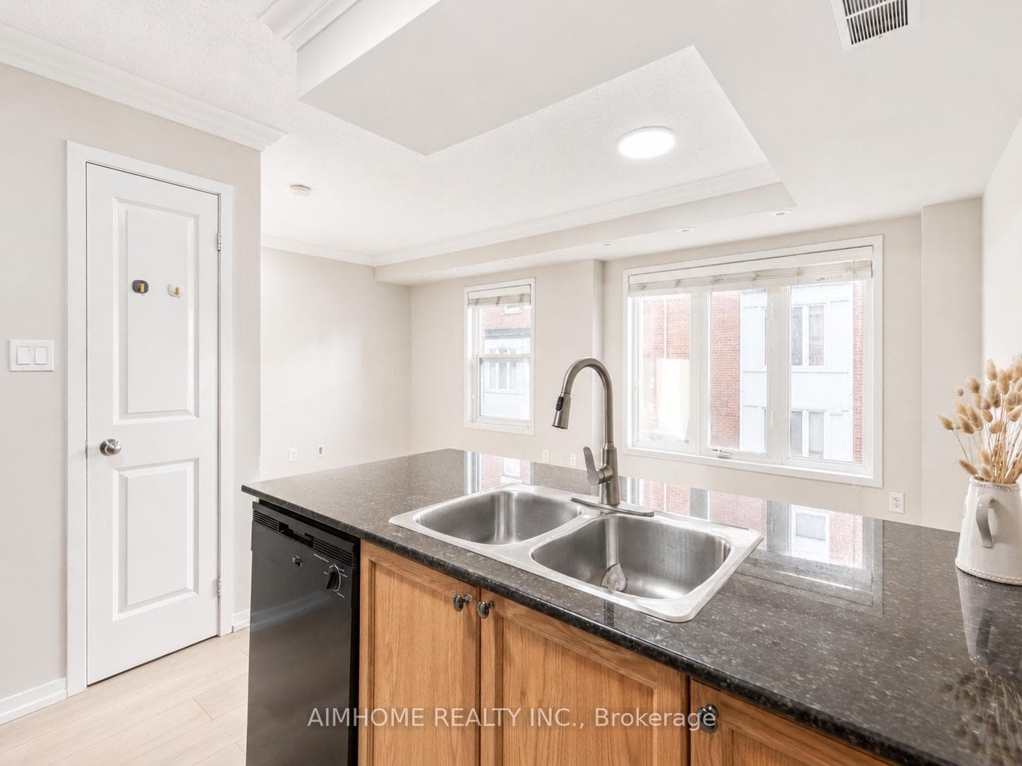 29 Frances Loring Lane Unit 6 - Condo photo 16 of 39 in Riverdale / Leslieville, Ontario