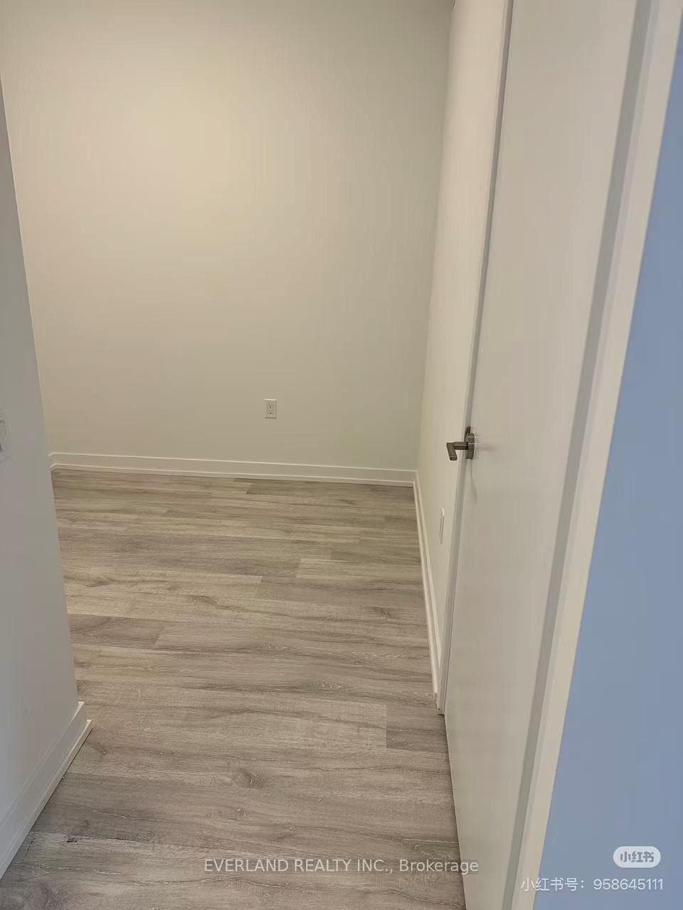 8 Olympic Garden Drive Unit S501 - home for sale in Willowdale / Newtonbrook, Ontario