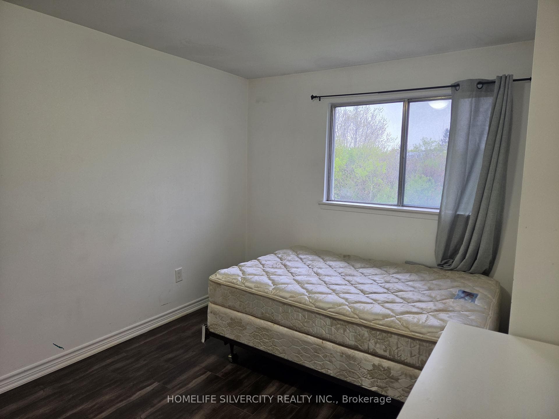 7582 Discus Crescent - Semi-Detached photo 5 of 23 in Mississauga, Ontario