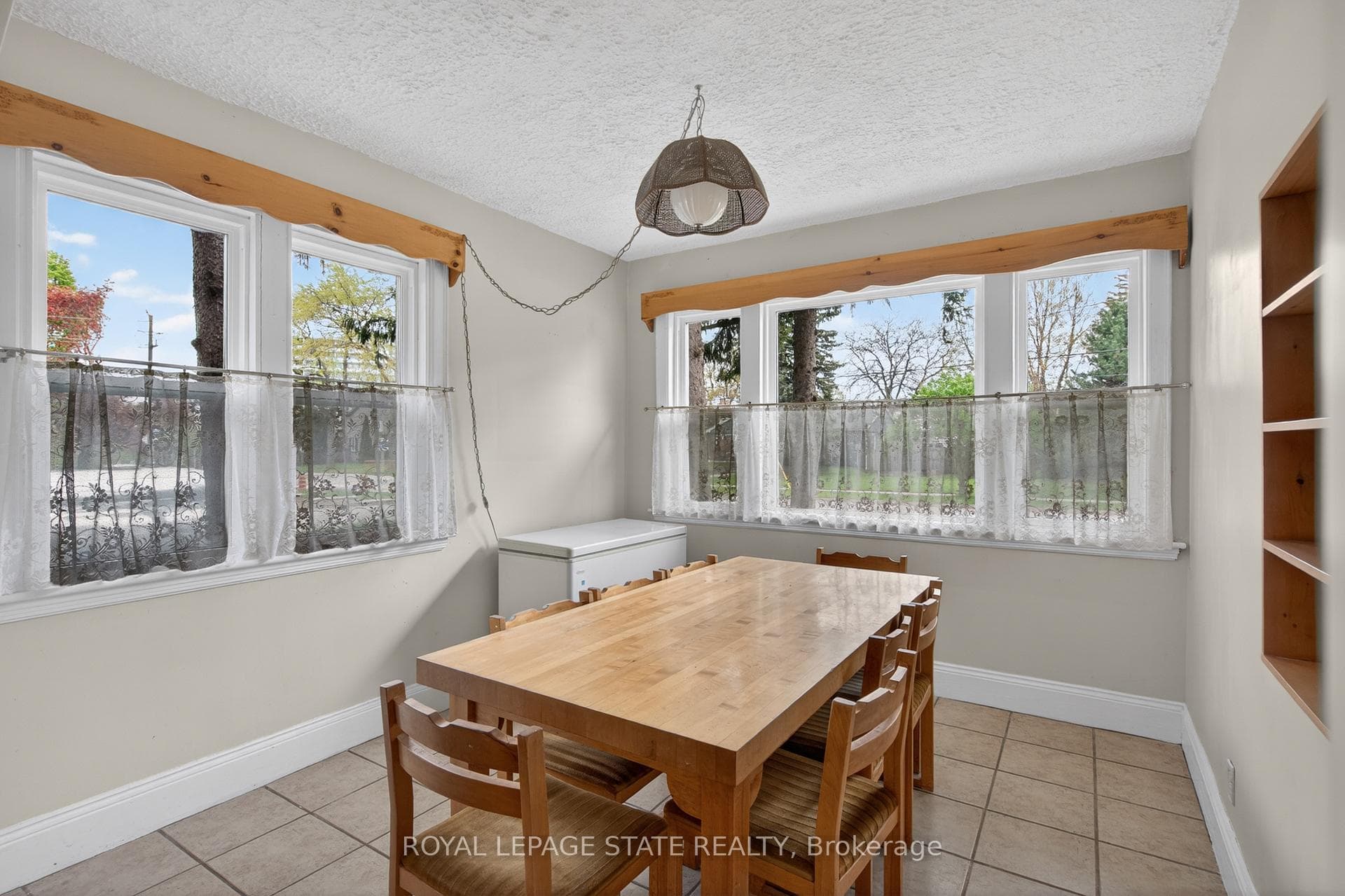 893 Lasalle Park Road - Detached photo 8 of 47 in Burlington, Ontario