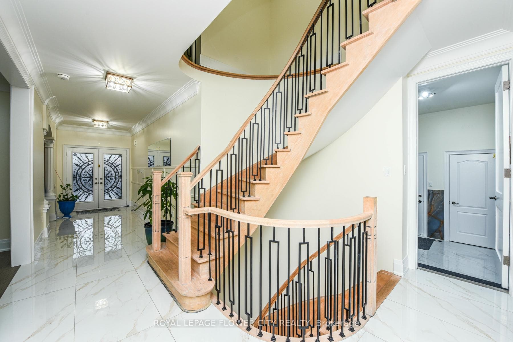 22 Wintersnow Court - Detached photo 14 of 50 in Brampton, Ontario