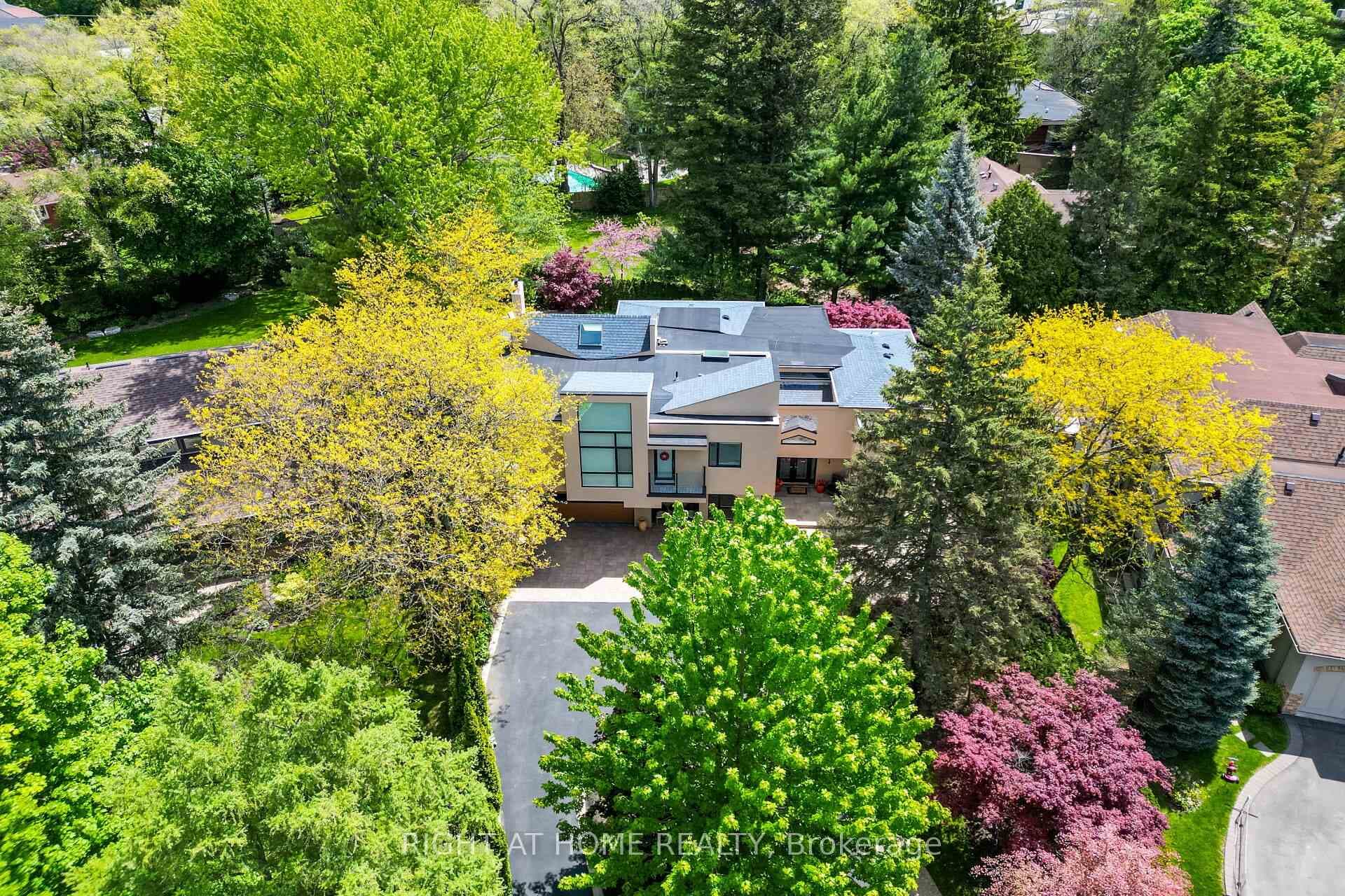 1 Friars Lane - Detached photo 3 of 50 in Etobicoke (Islington / Rexdale), Ontario