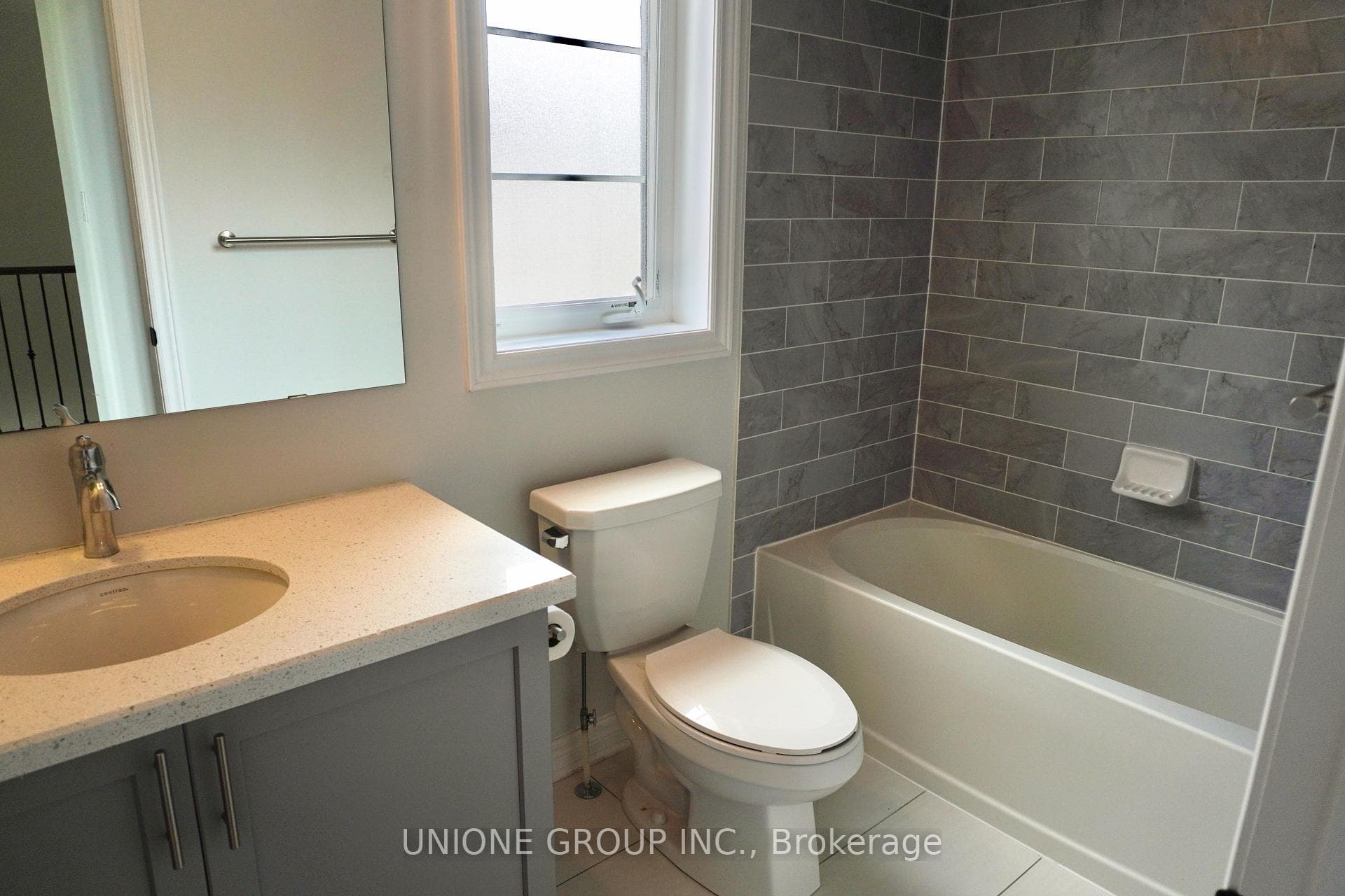 3024 George Savage Avenue - Townhouse photo 10 of 17 in Oakville, Ontario