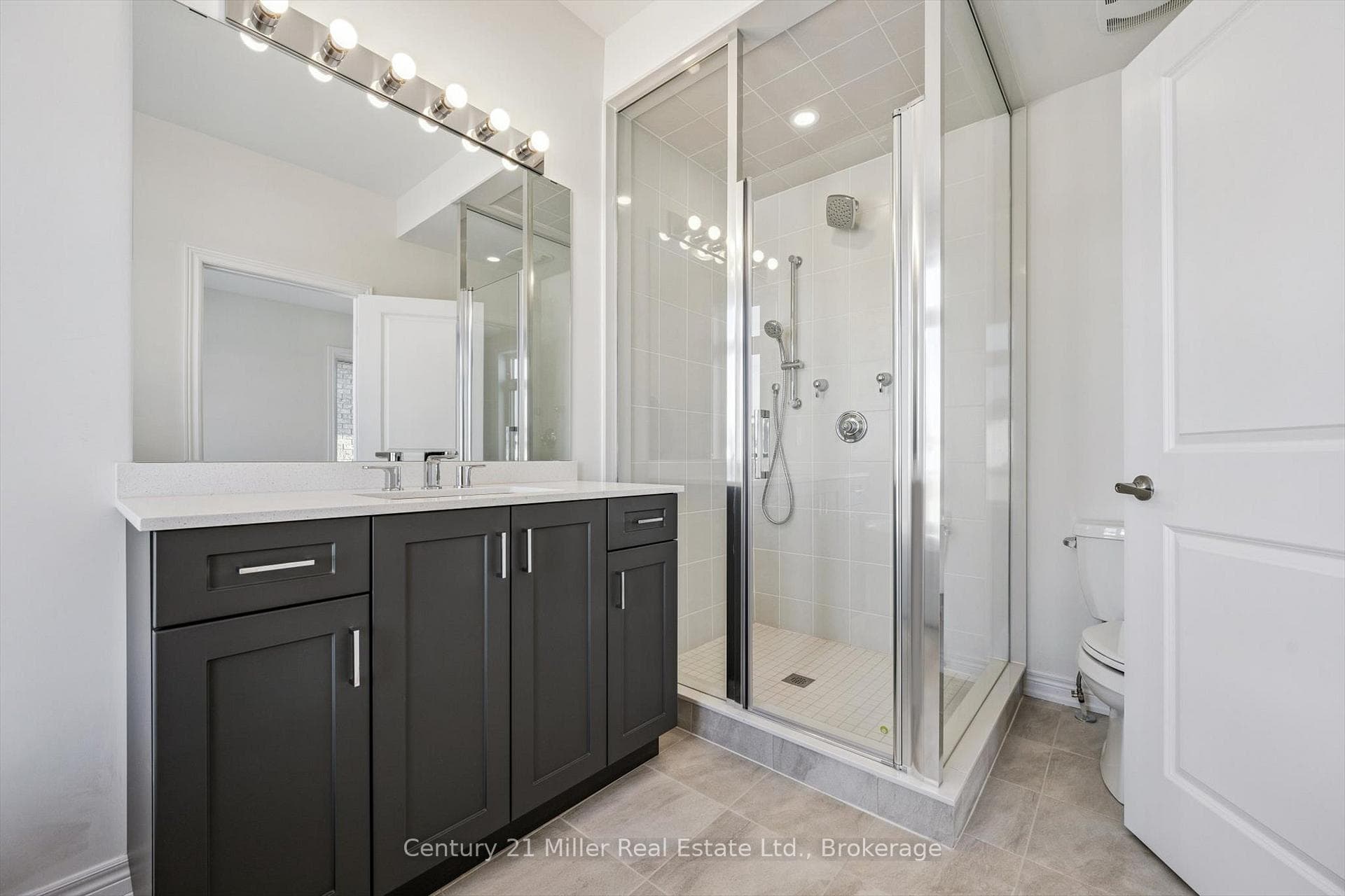3199 Sixth Line - Townhouse photo 16 of 38 in Oakville, Ontario